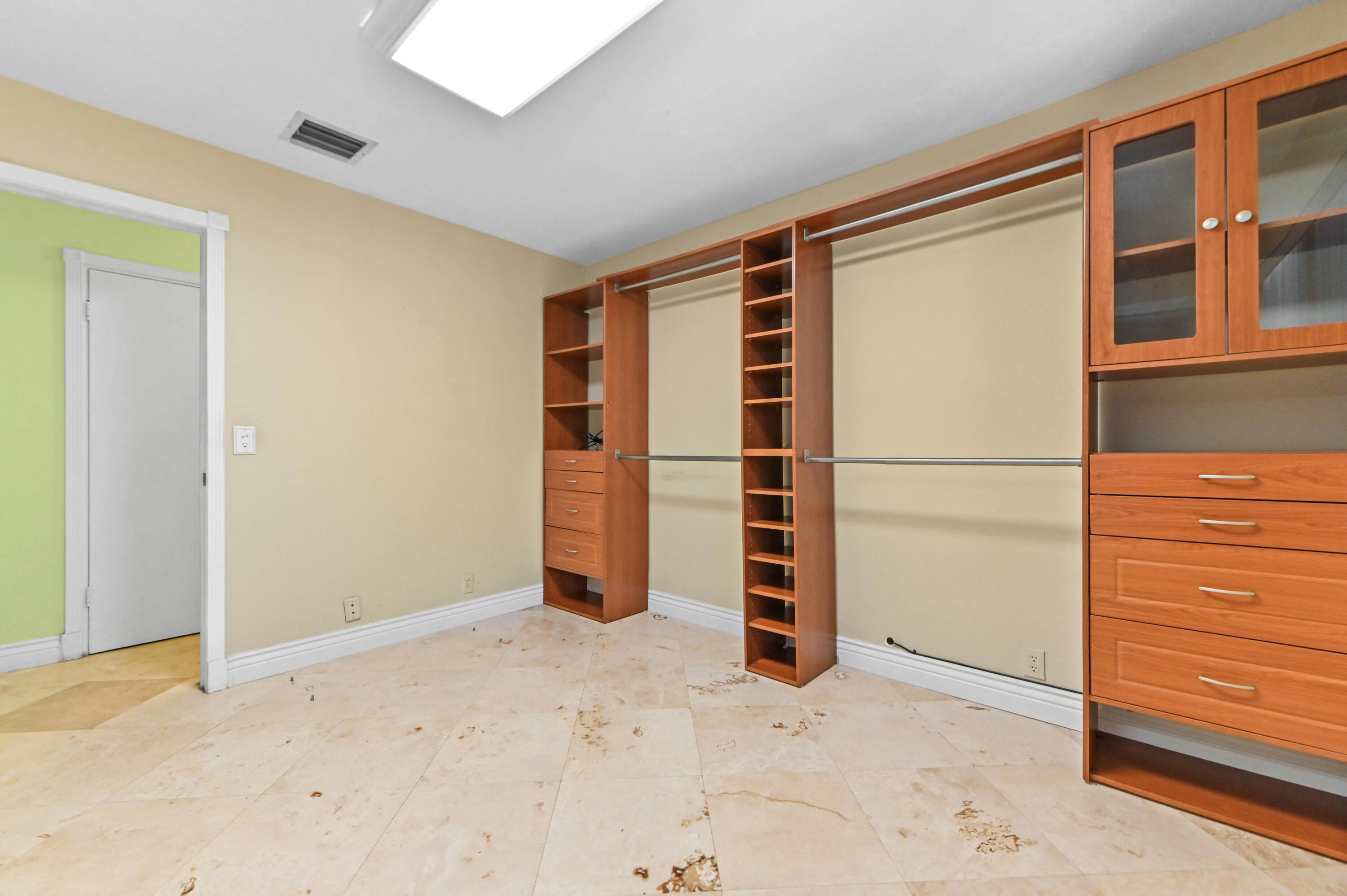 ALMAR ESTATES - Residential