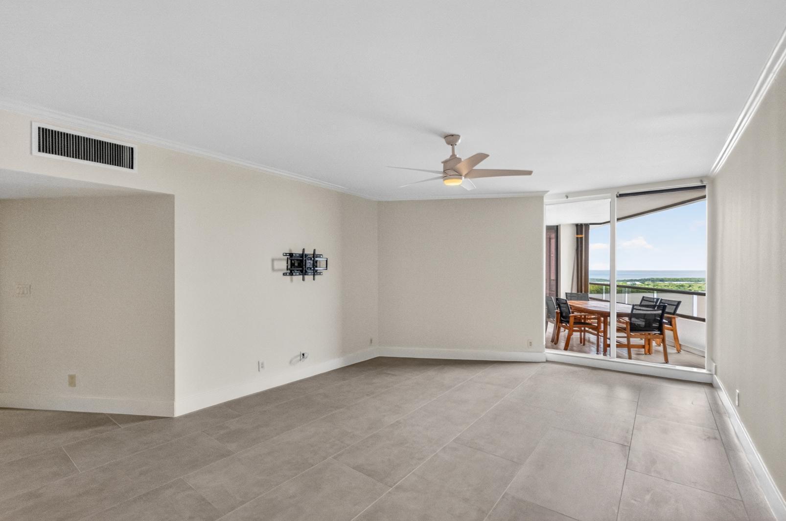 OLD PORT COVE LAKE POINT TOWER CONDO - Residential