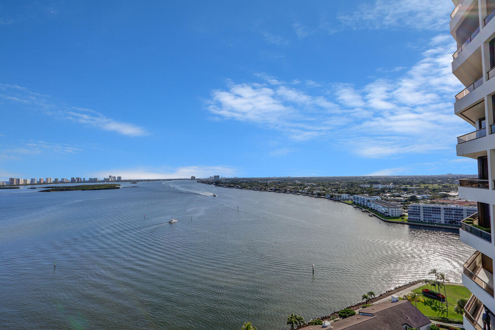 OLD PORT COVE LAKE POINT TOWER CONDO - Residential