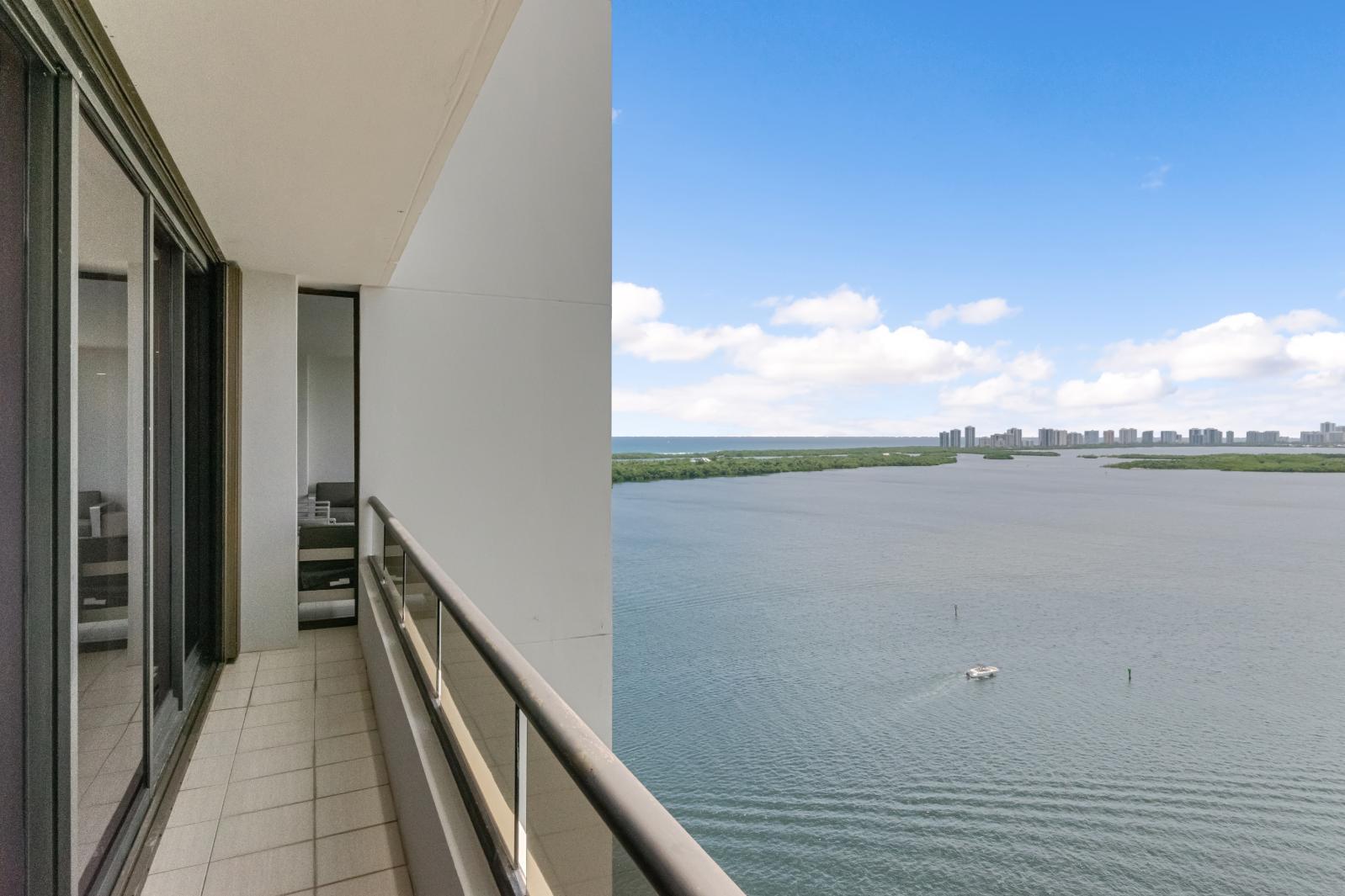 OLD PORT COVE LAKE POINT TOWER CONDO - Residential