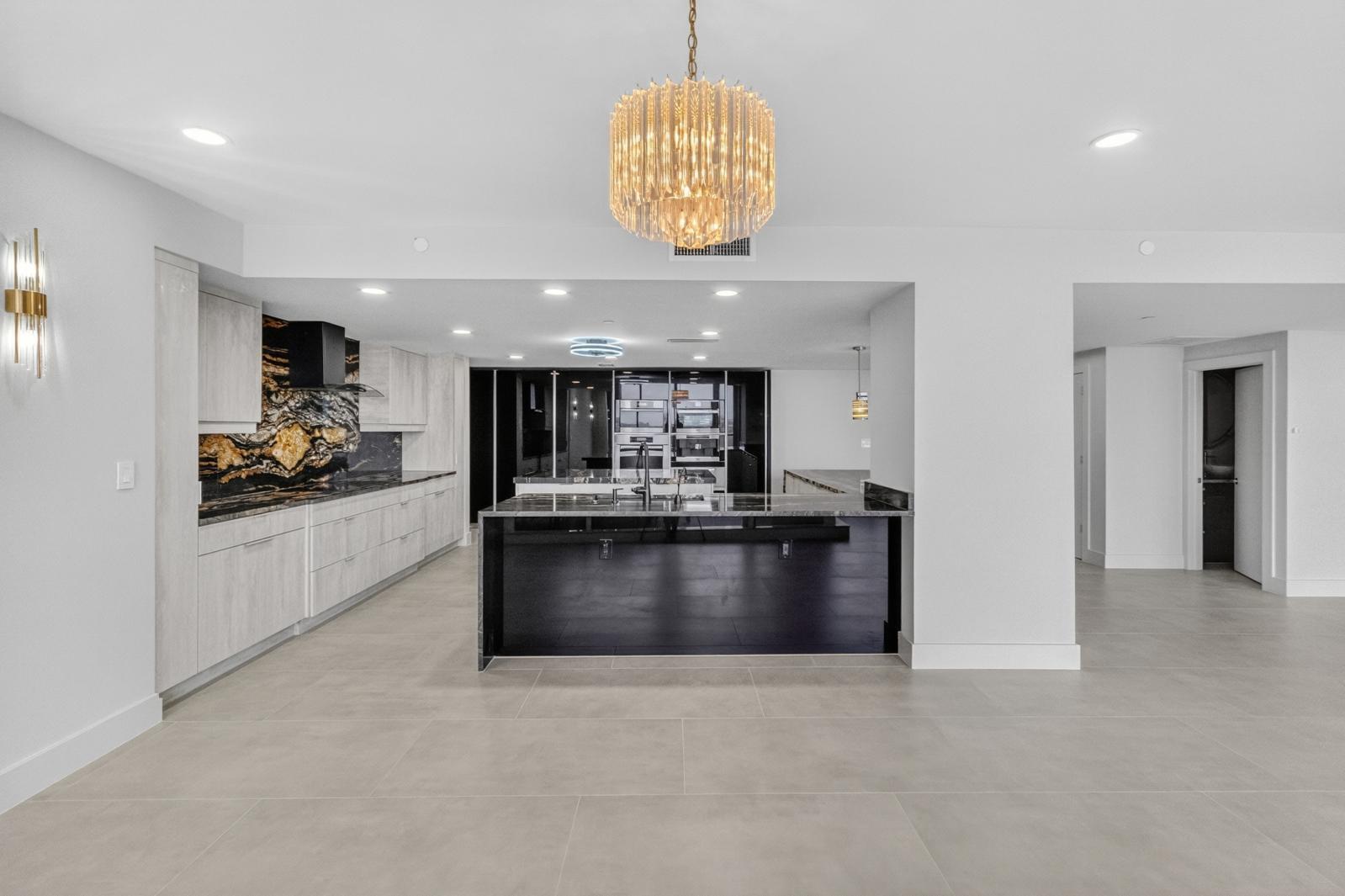 OLD PORT COVE LAKE POINT TOWER CONDO - Residential