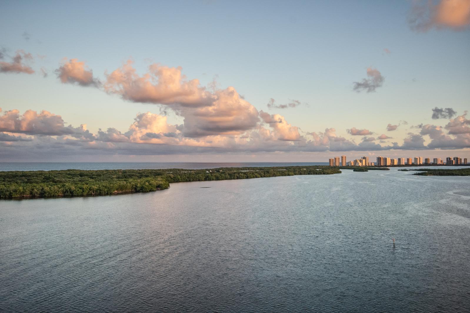 OLD PORT COVE LAKE POINT TOWER CONDO - Residential