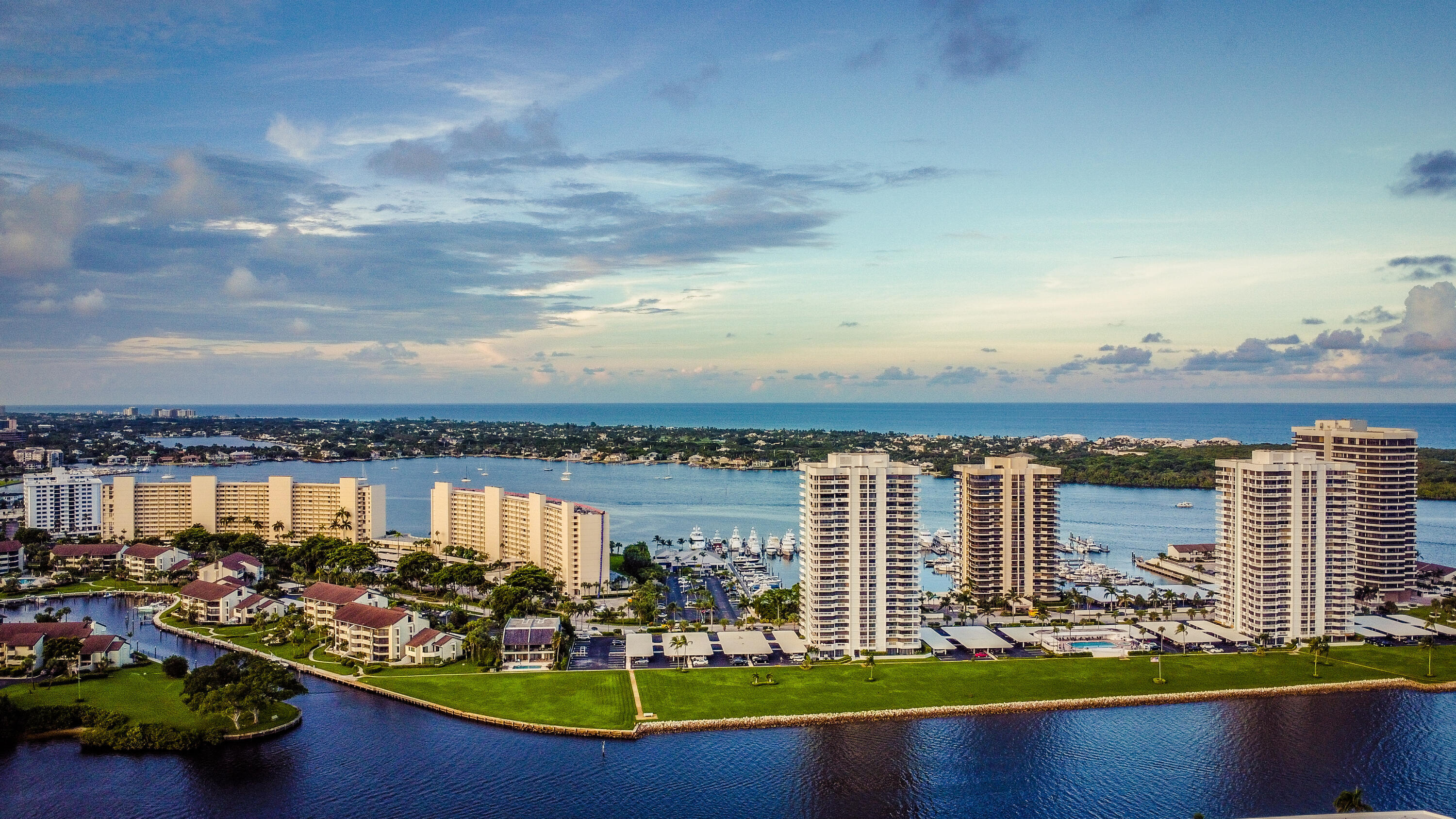 OLD PORT COVE LAKE POINT TOWER CONDO - Residential