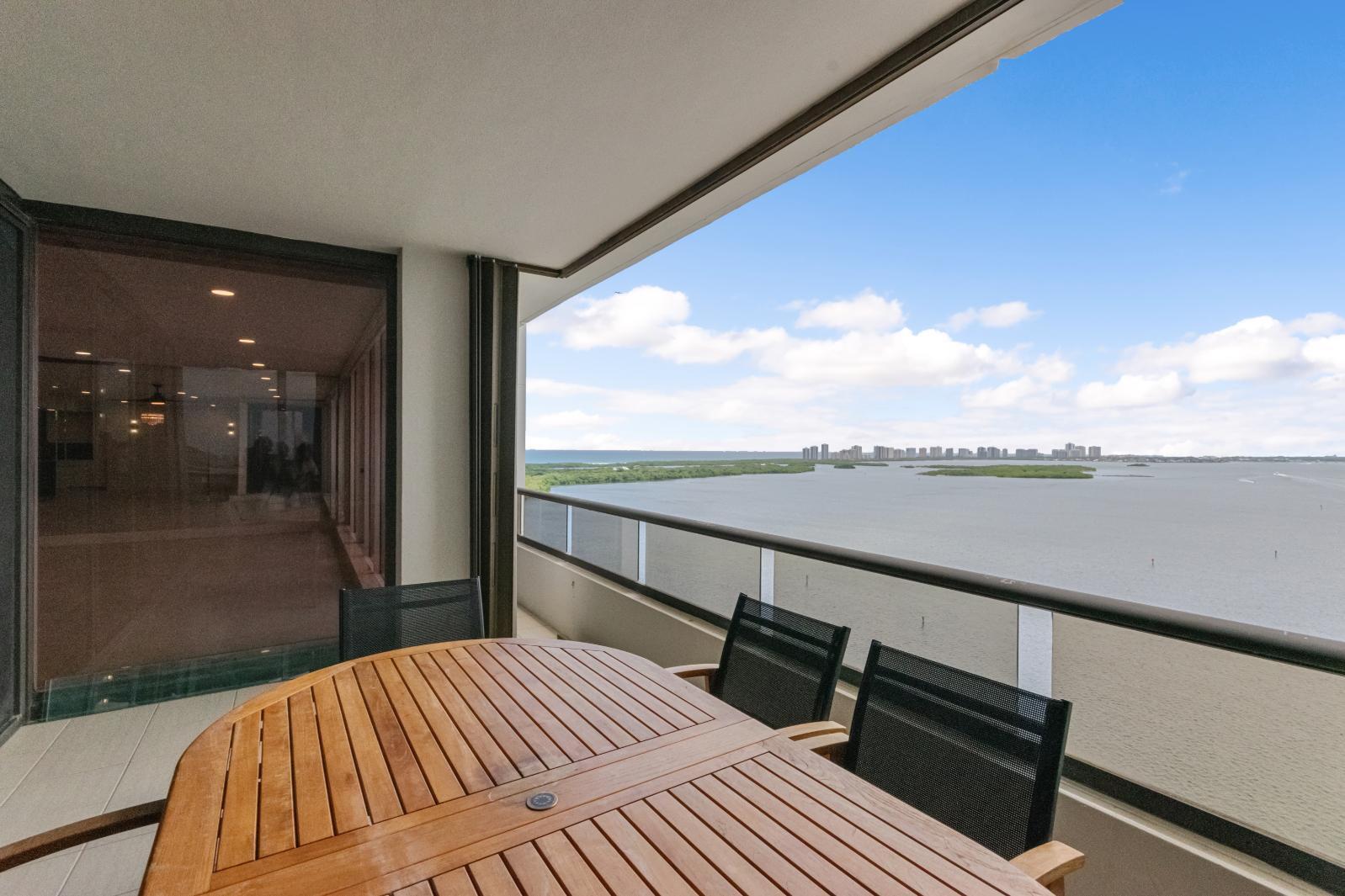 OLD PORT COVE LAKE POINT TOWER CONDO - Residential