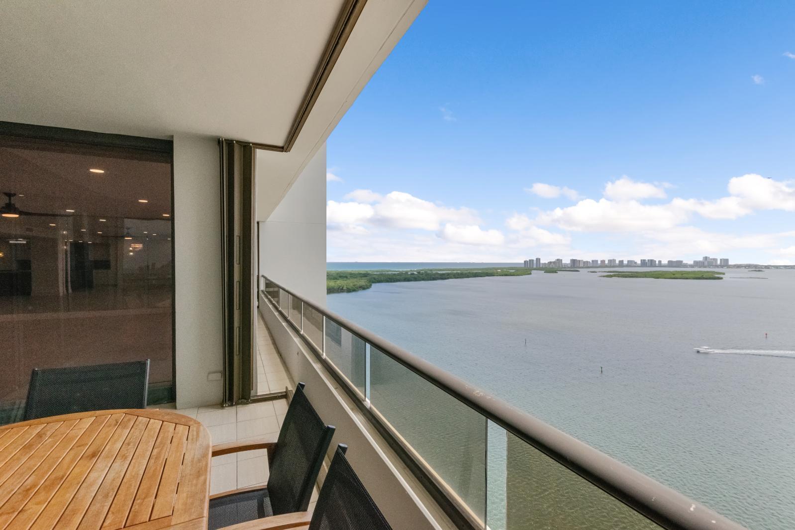 OLD PORT COVE LAKE POINT TOWER CONDO - Residential