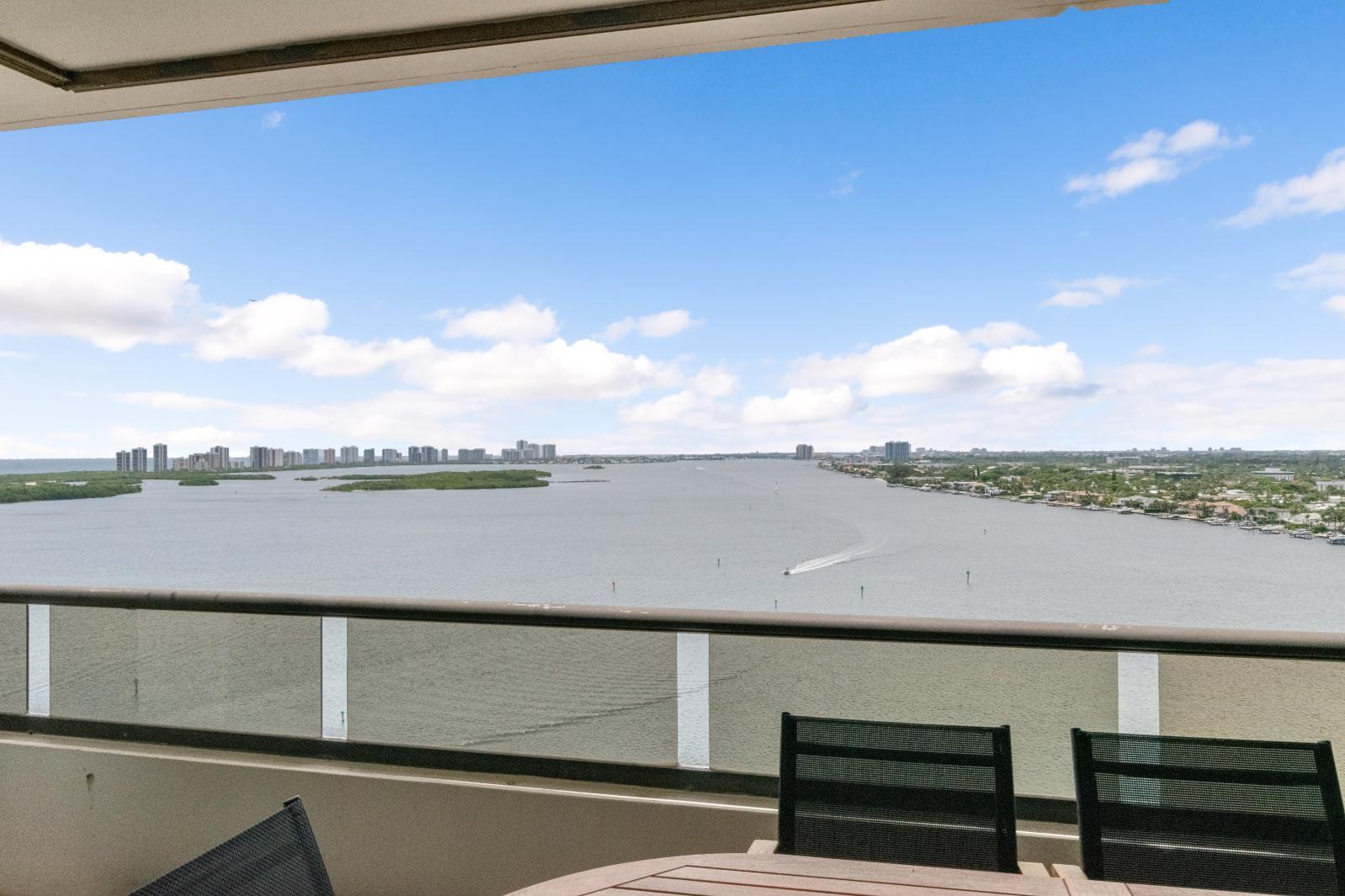 OLD PORT COVE LAKE POINT TOWER CONDO - Residential