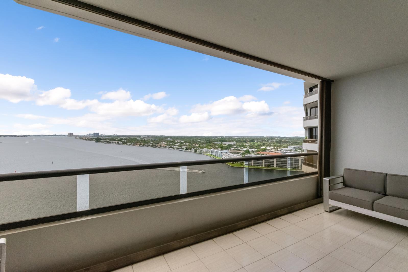OLD PORT COVE LAKE POINT TOWER CONDO - Residential