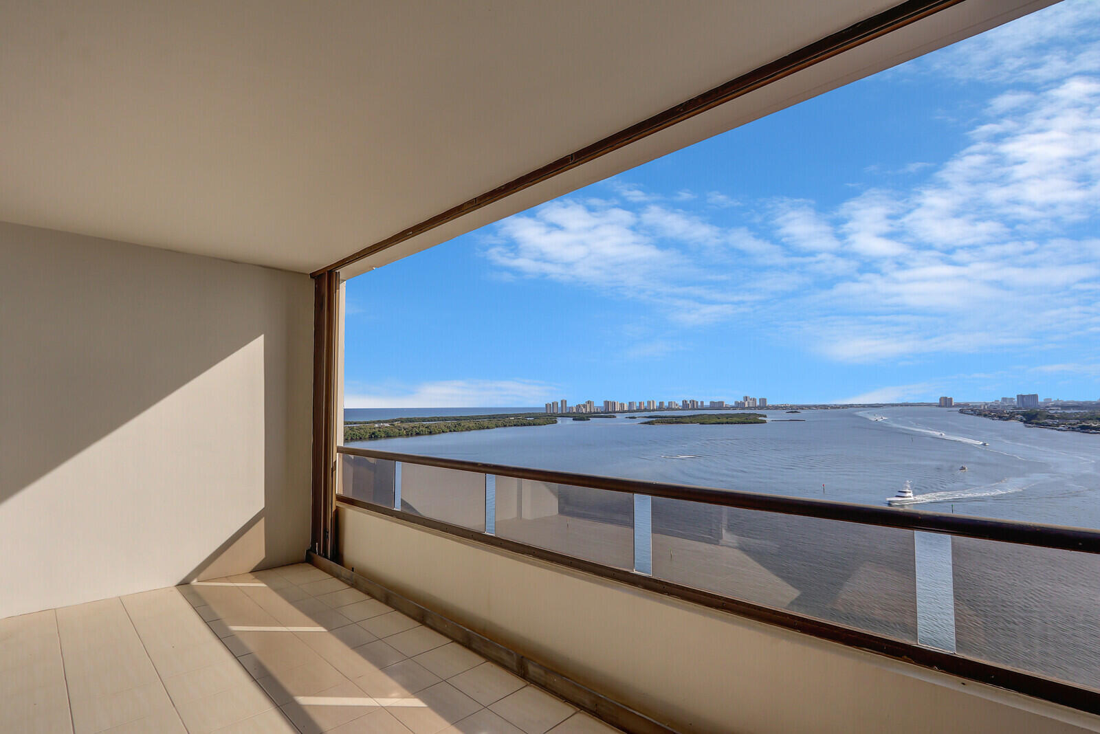 OLD PORT COVE LAKE POINT TOWER CONDO - Residential