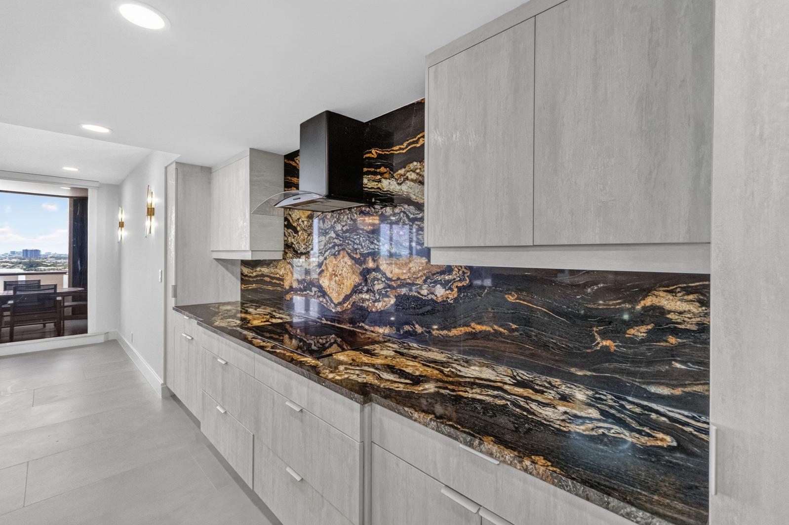 OLD PORT COVE LAKE POINT TOWER CONDO - Residential