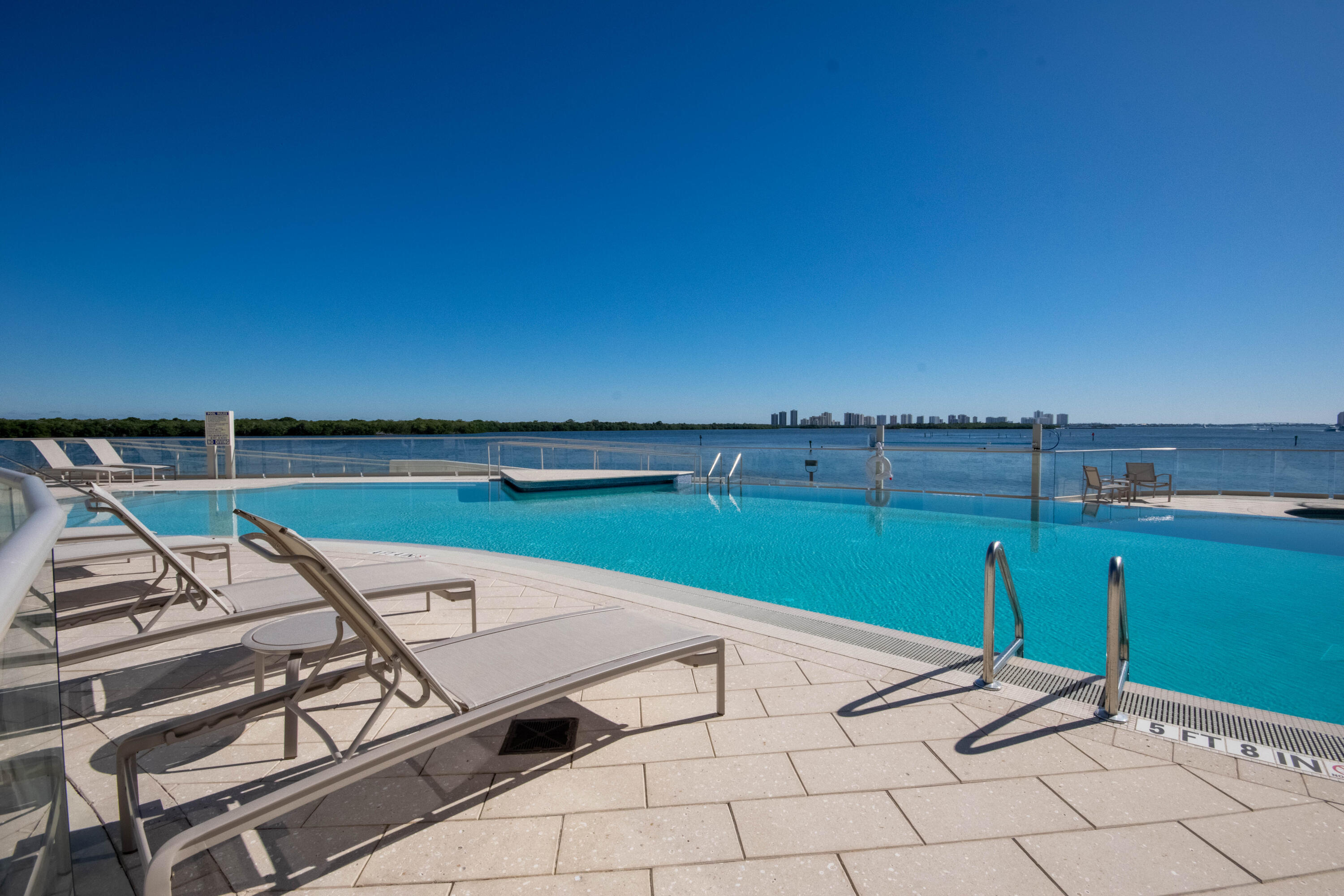 OLD PORT COVE LAKE POINT TOWER CONDO - Residential