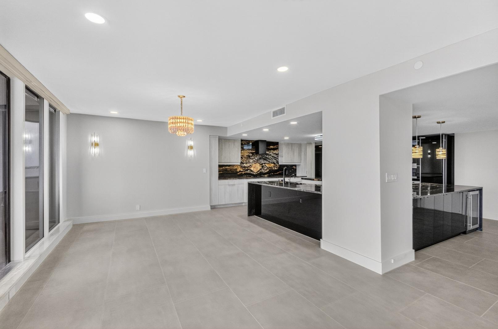 OLD PORT COVE LAKE POINT TOWER CONDO - Residential
