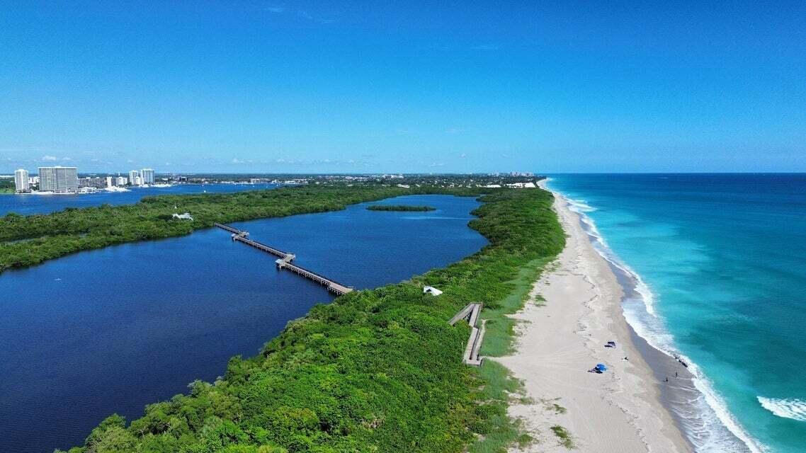 OLD PORT COVE LAKE POINT TOWER CONDO - Residential