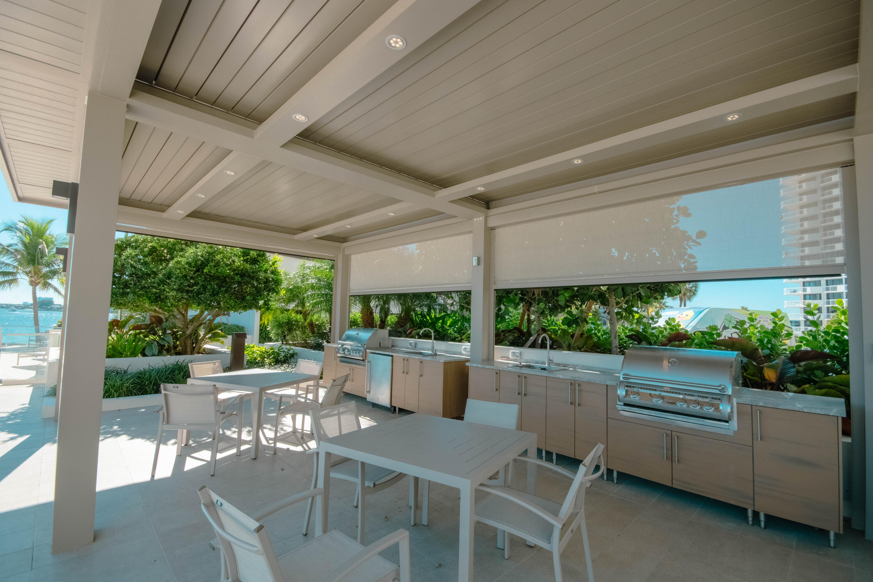 OLD PORT COVE LAKE POINT TOWER CONDO - Residential