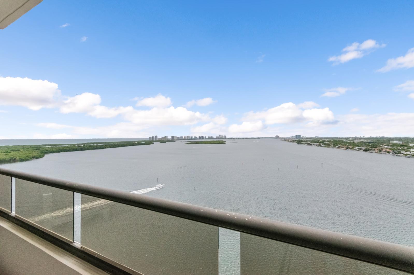 OLD PORT COVE LAKE POINT TOWER CONDO - Residential
