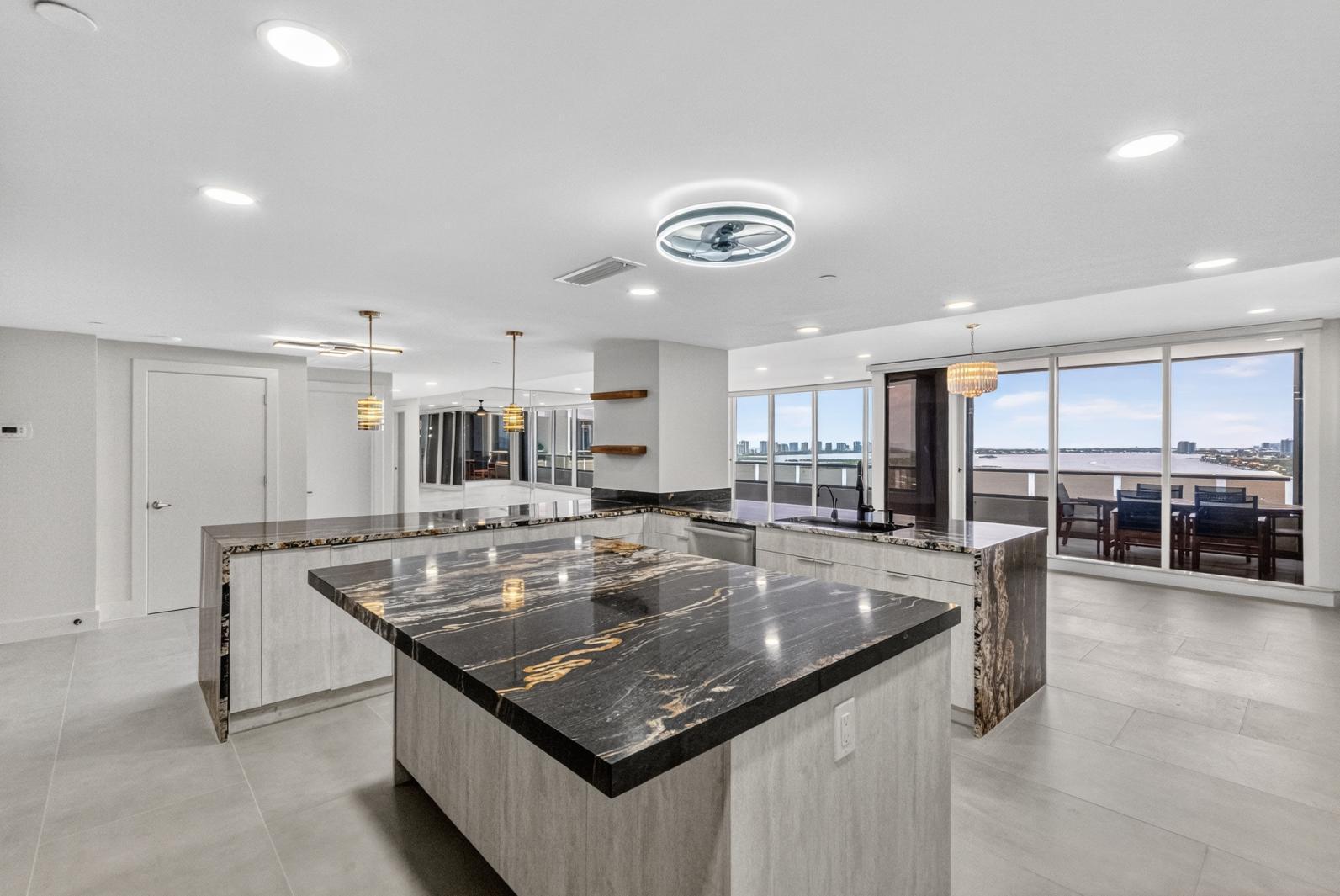 OLD PORT COVE LAKE POINT TOWER CONDO - Residential