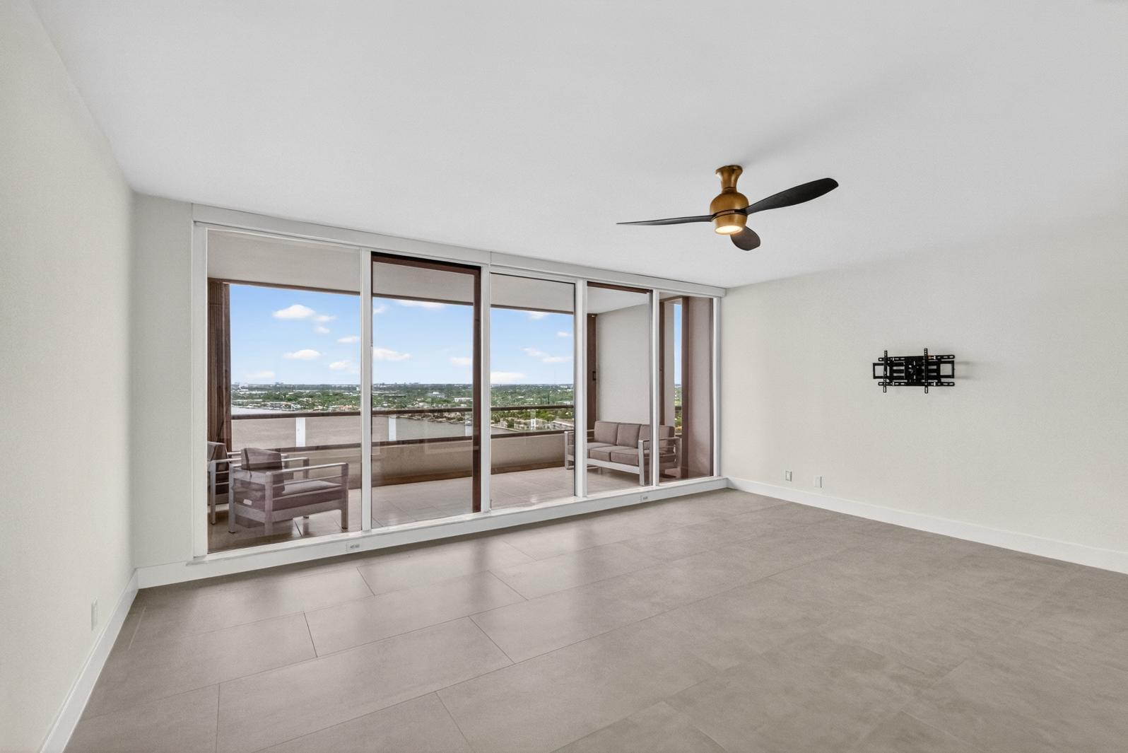OLD PORT COVE LAKE POINT TOWER CONDO - Residential