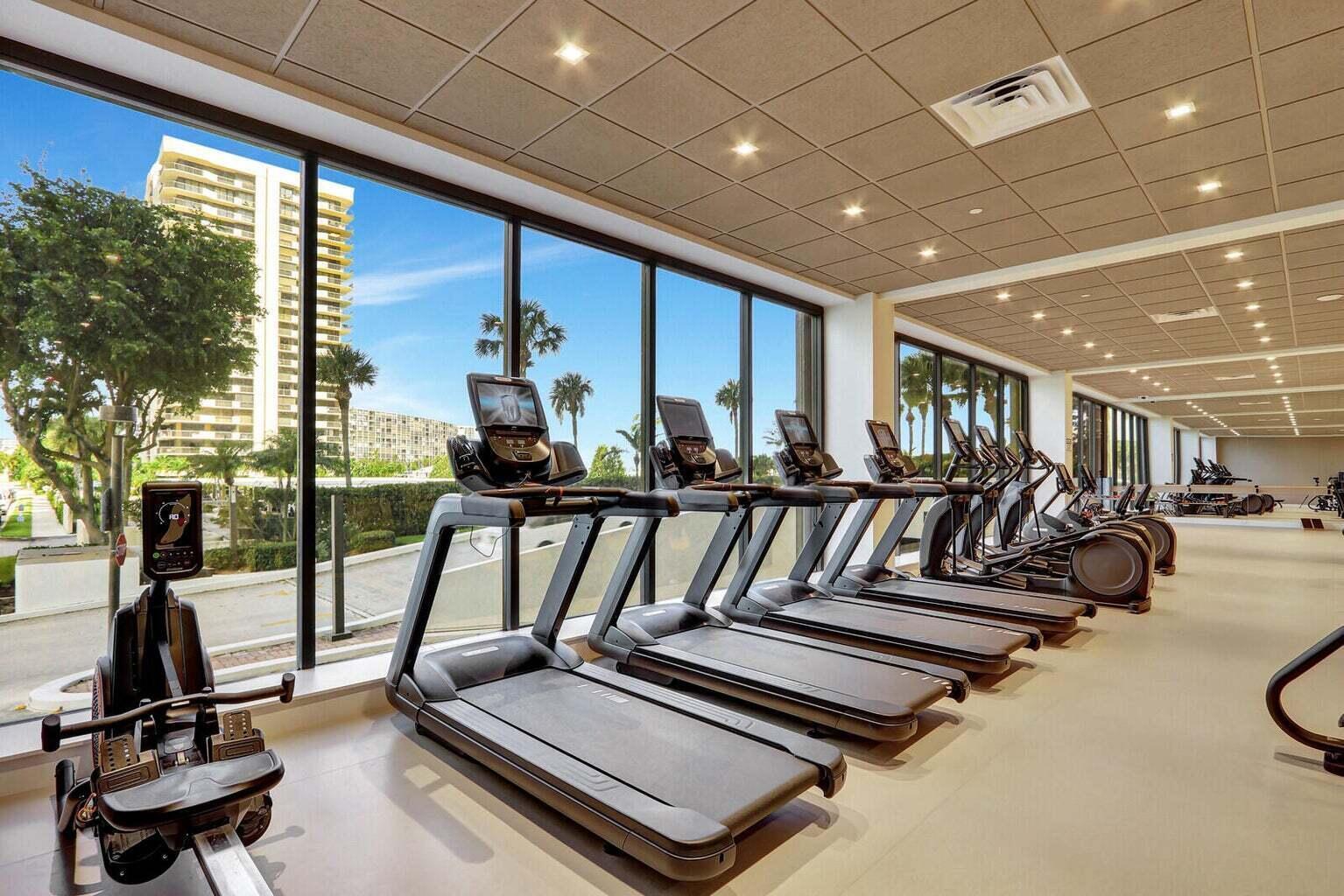 OLD PORT COVE LAKE POINT TOWER CONDO - Residential