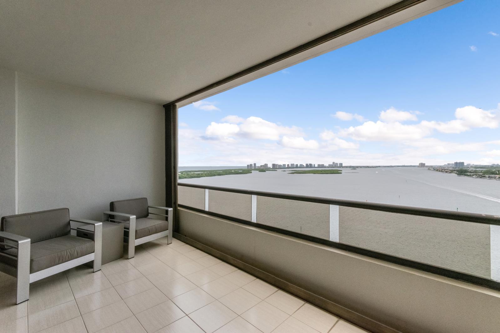 OLD PORT COVE LAKE POINT TOWER CONDO - Residential