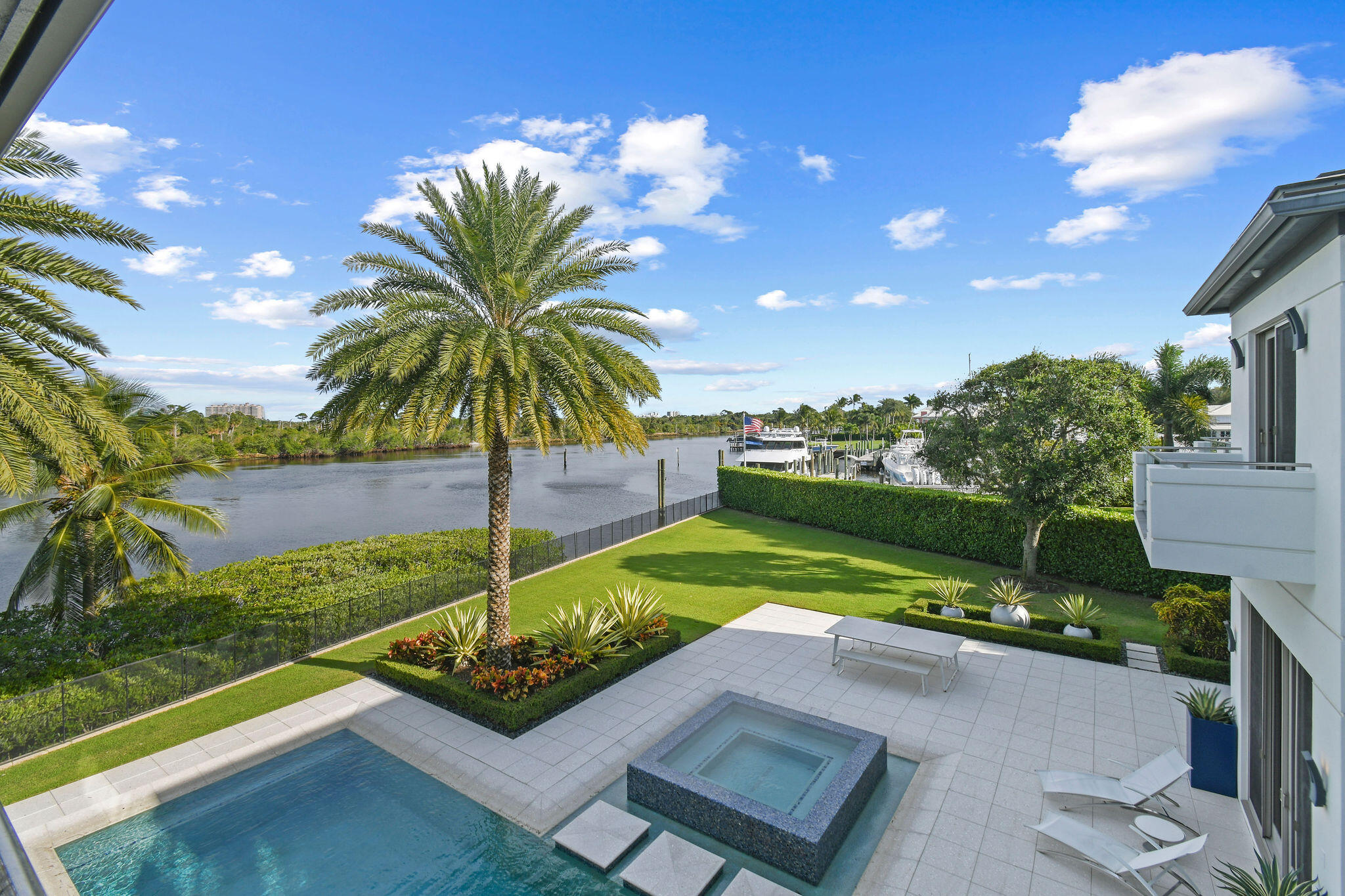 HARBOR PLACE - Residential