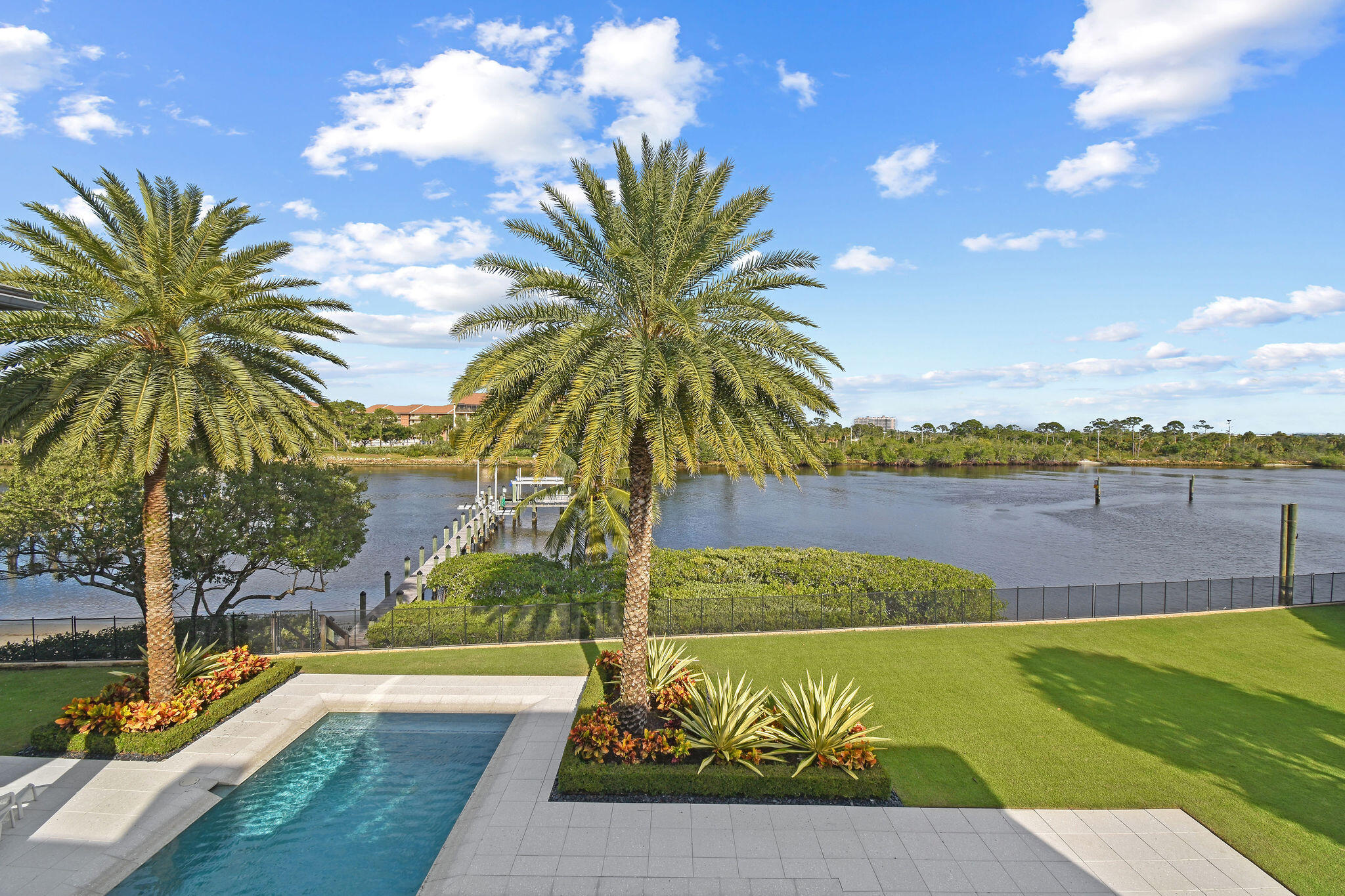 HARBOR PLACE - Residential