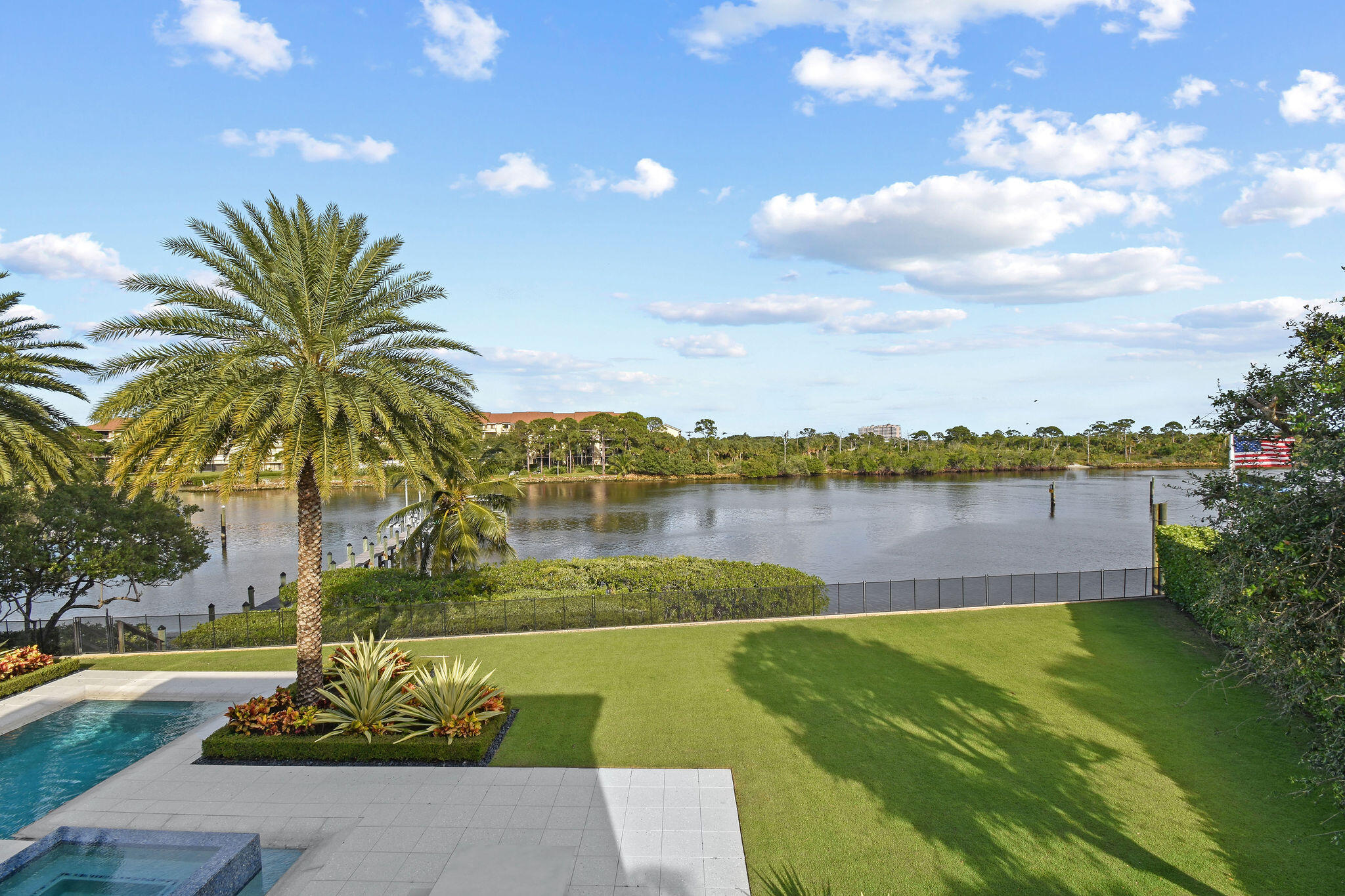 HARBOR PLACE - Residential