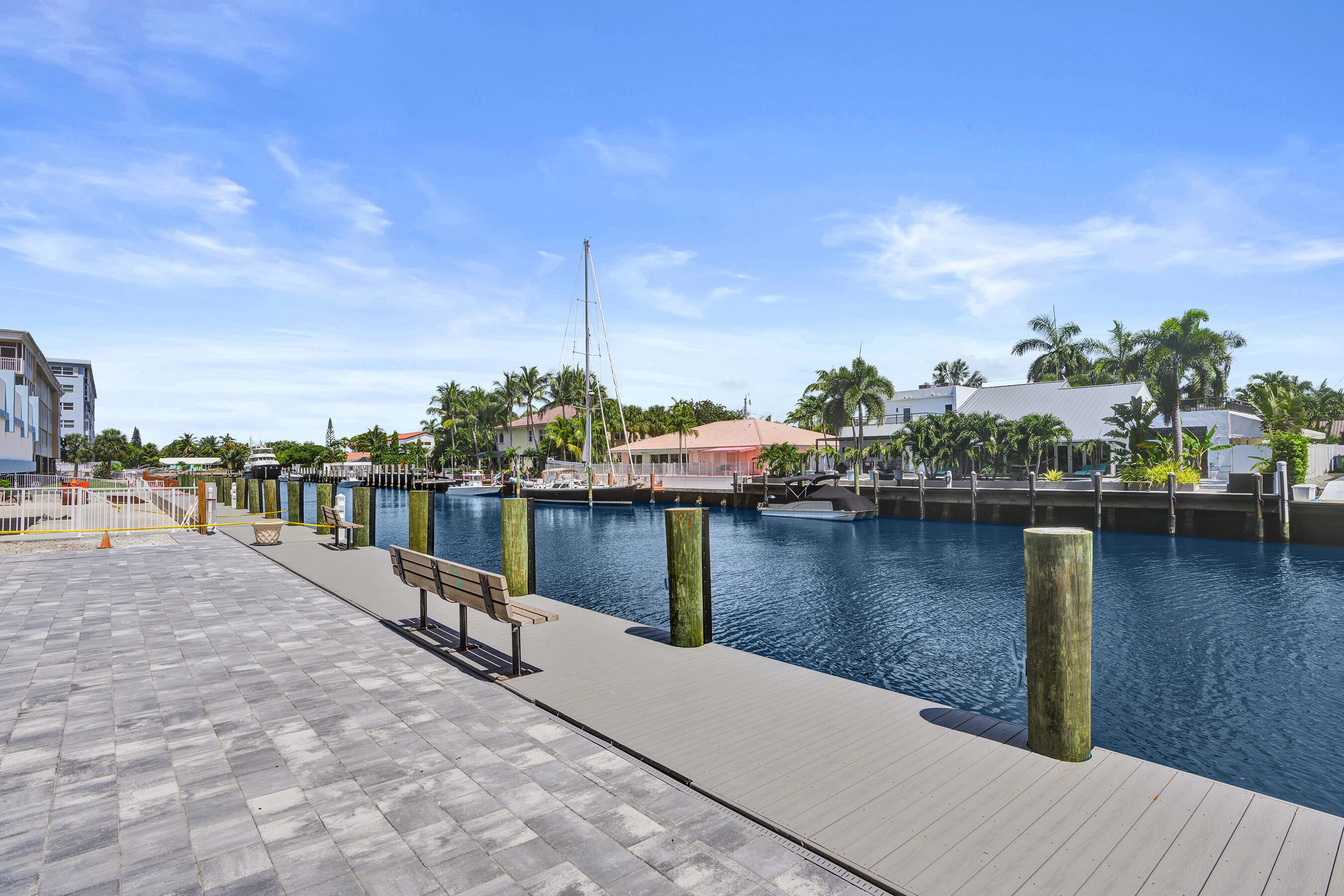 CARLYLE CONDOMINIUM - Residential