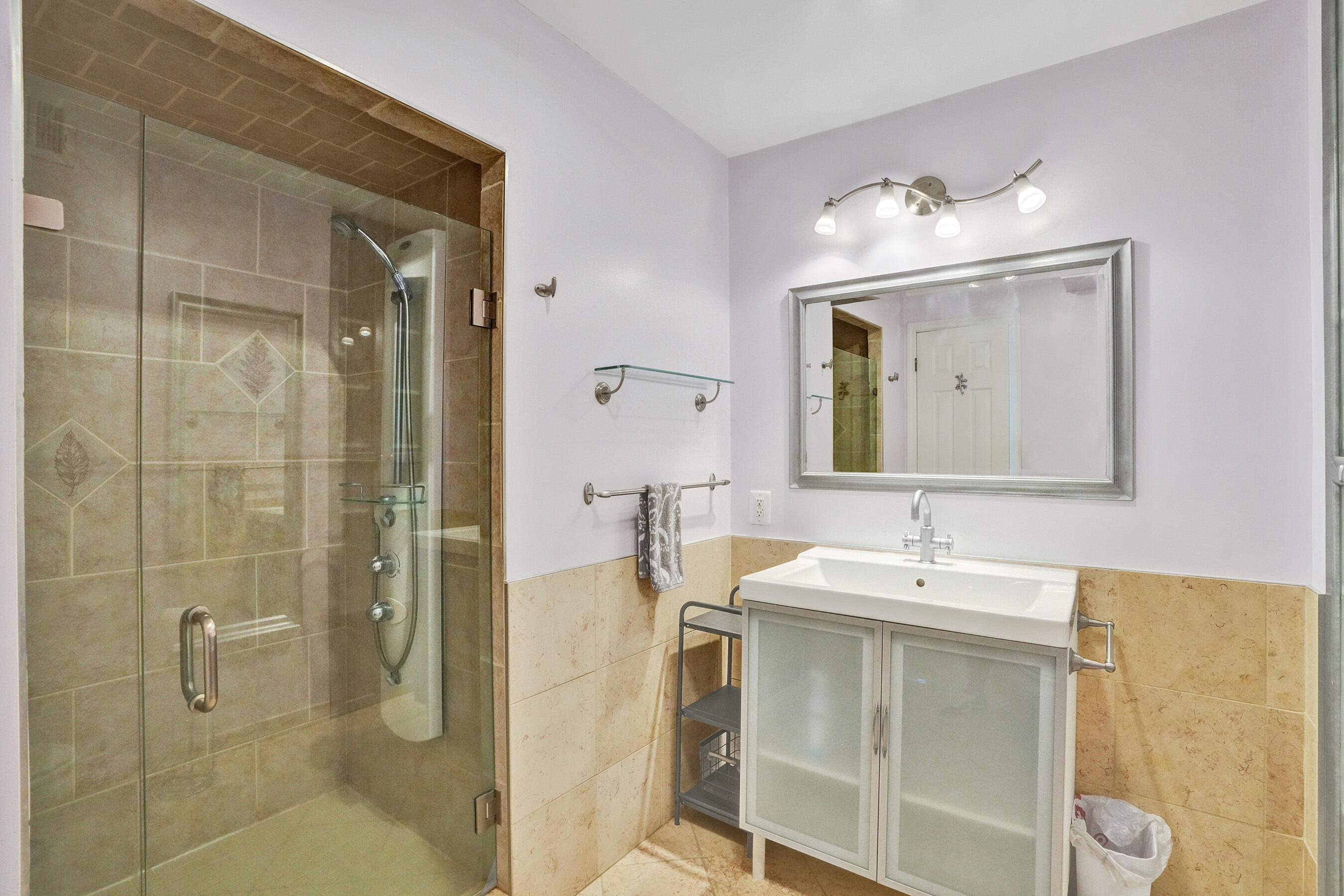 CARLYLE CONDOMINIUM - Residential