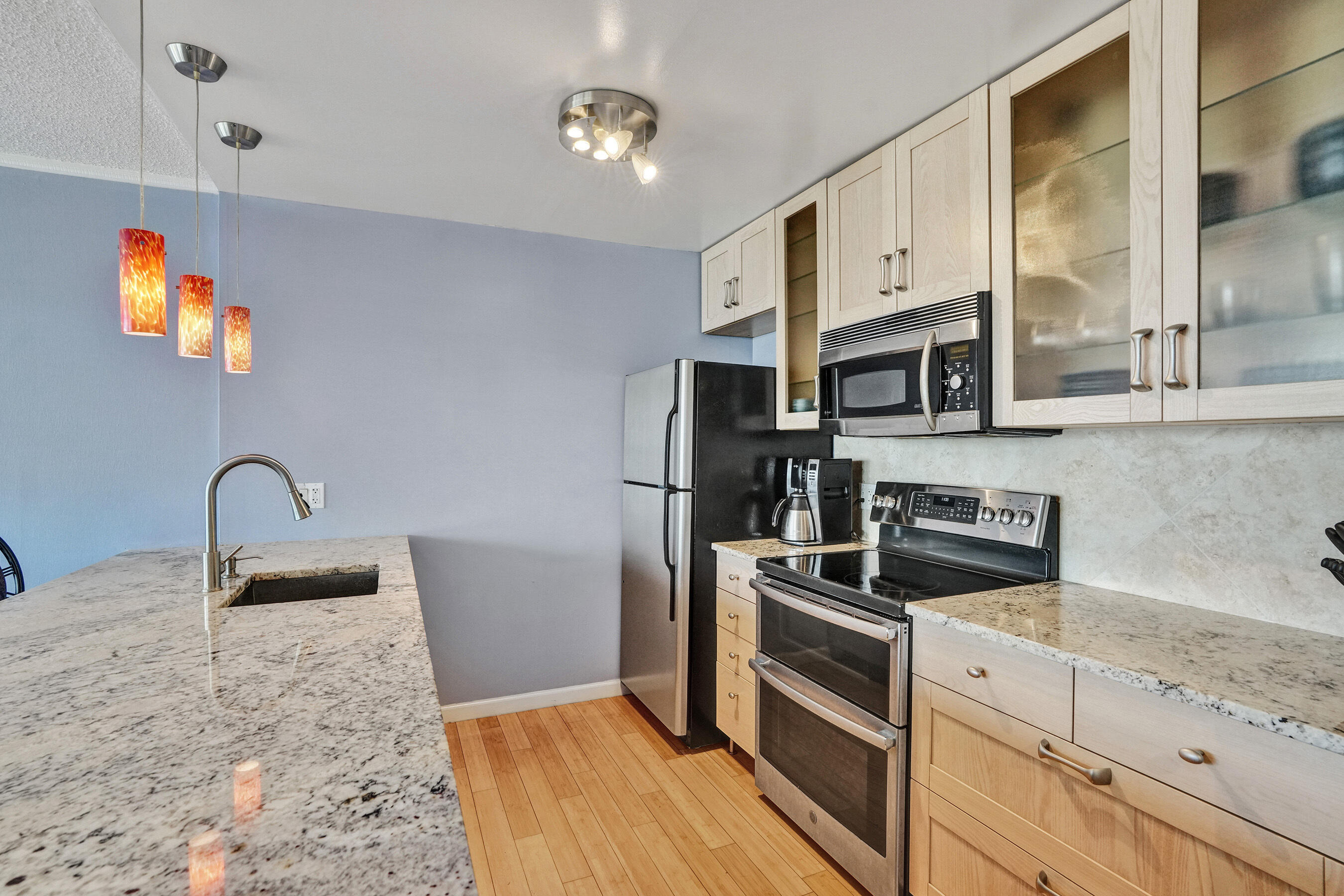 CARLYLE CONDOMINIUM - Residential