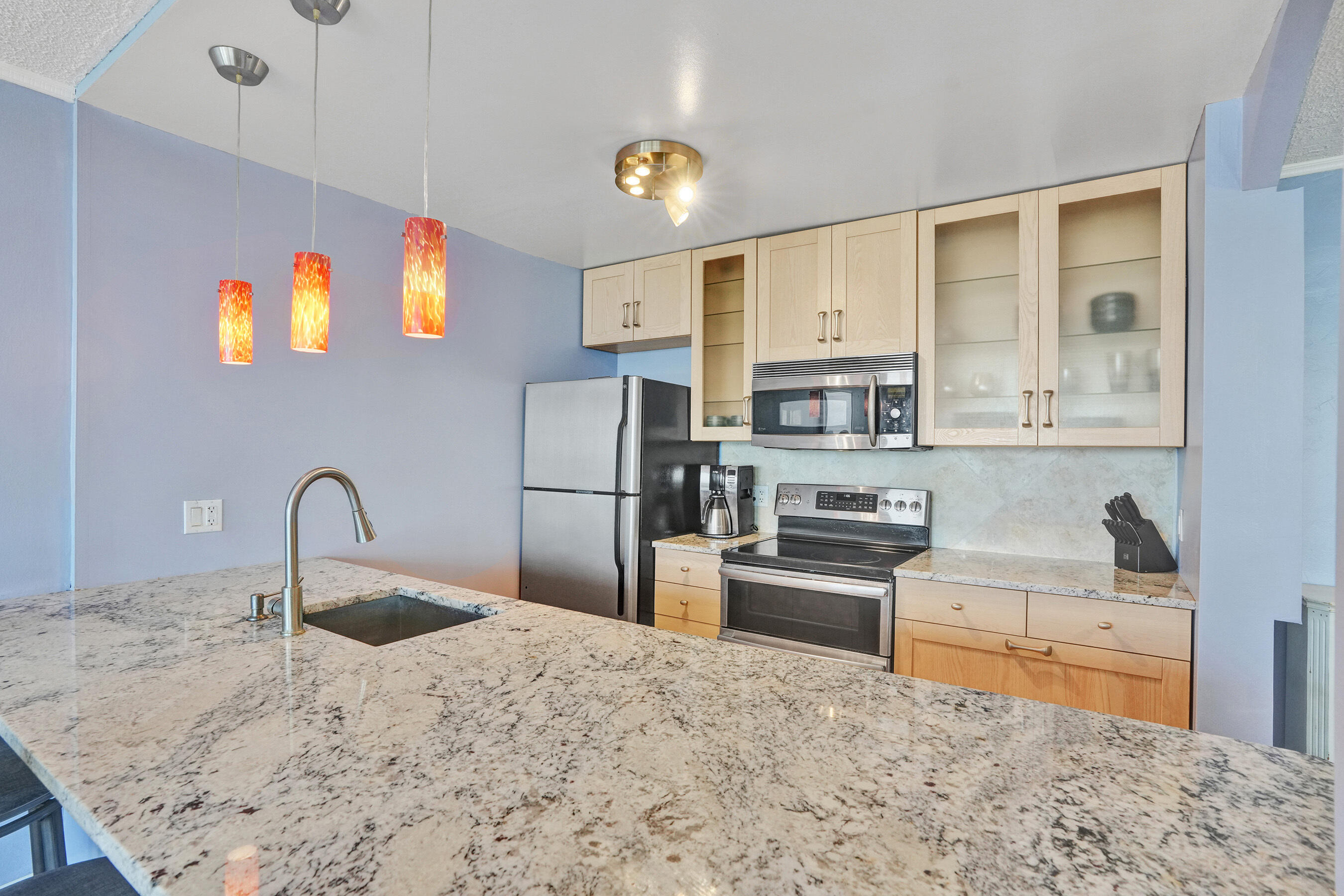 CARLYLE CONDOMINIUM - Residential