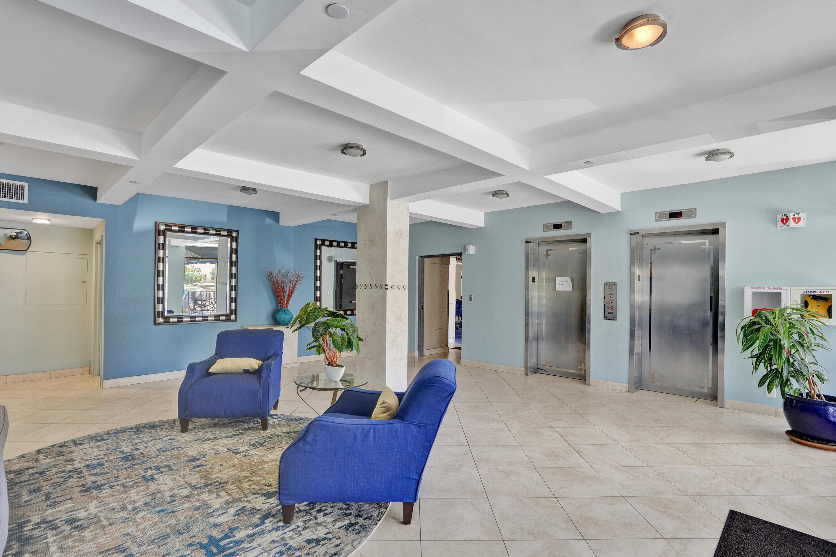 CARLYLE CONDOMINIUM - Residential