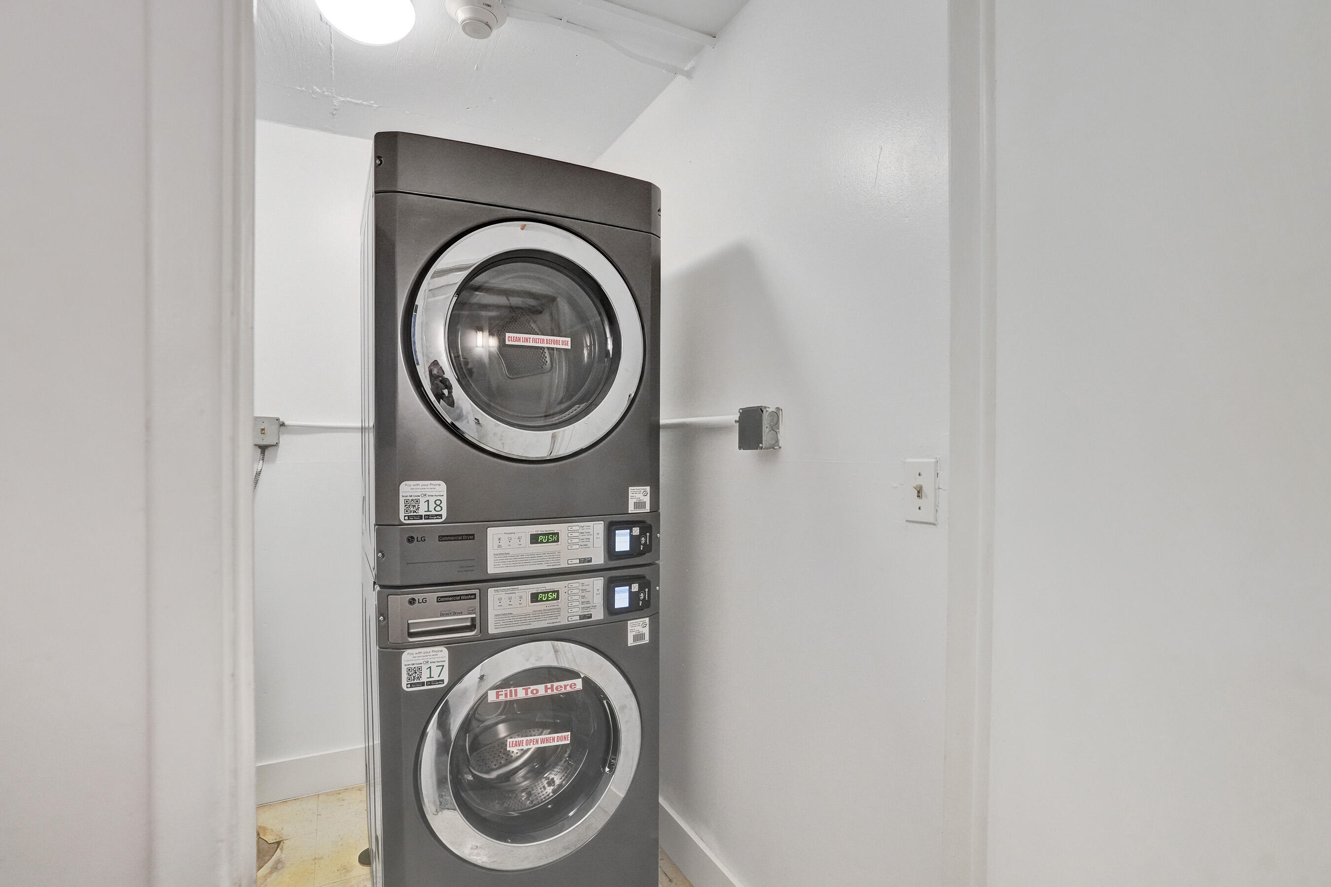 CARLYLE CONDOMINIUM - Residential