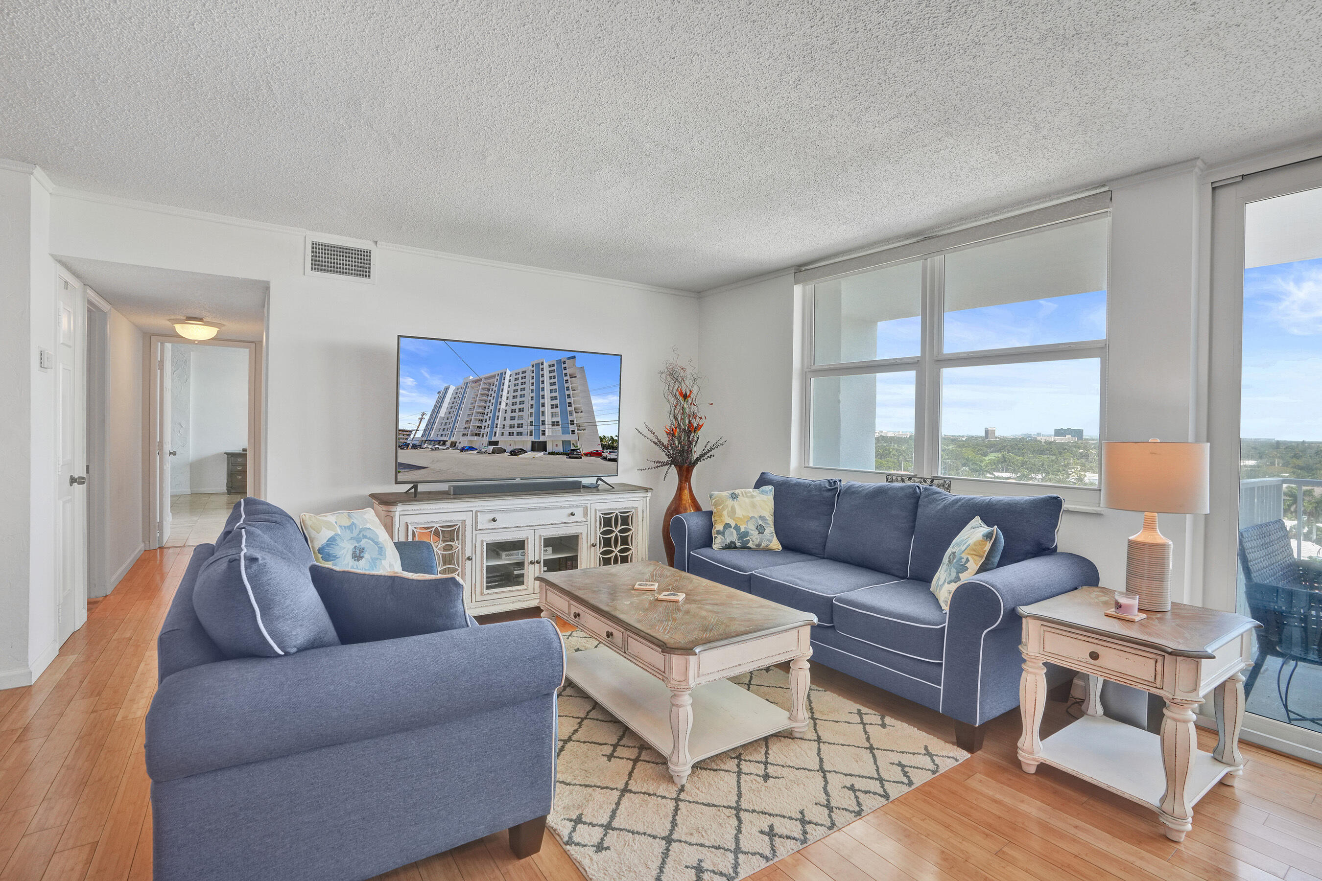 CARLYLE CONDOMINIUM - Residential