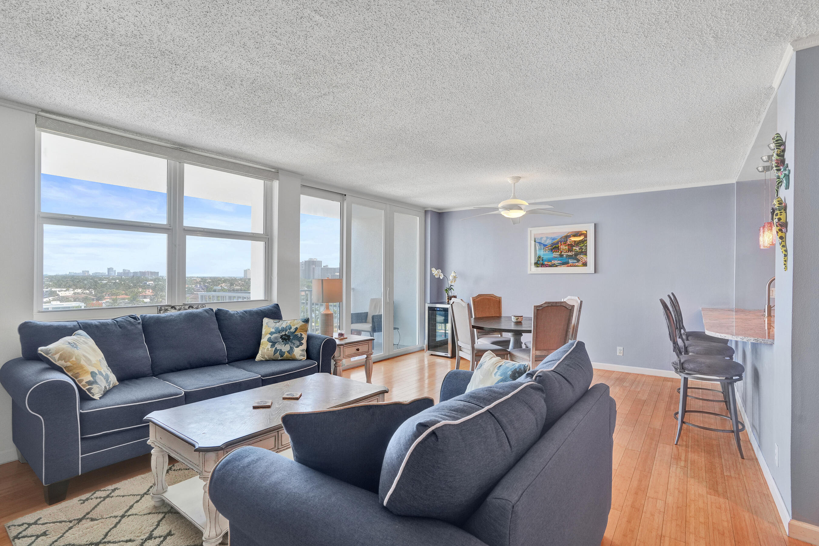 CARLYLE CONDOMINIUM - Residential