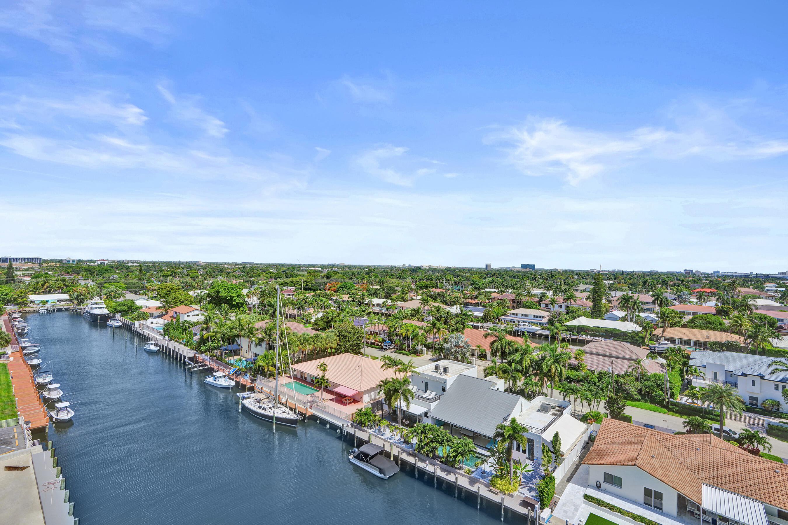 CARLYLE CONDOMINIUM - Residential