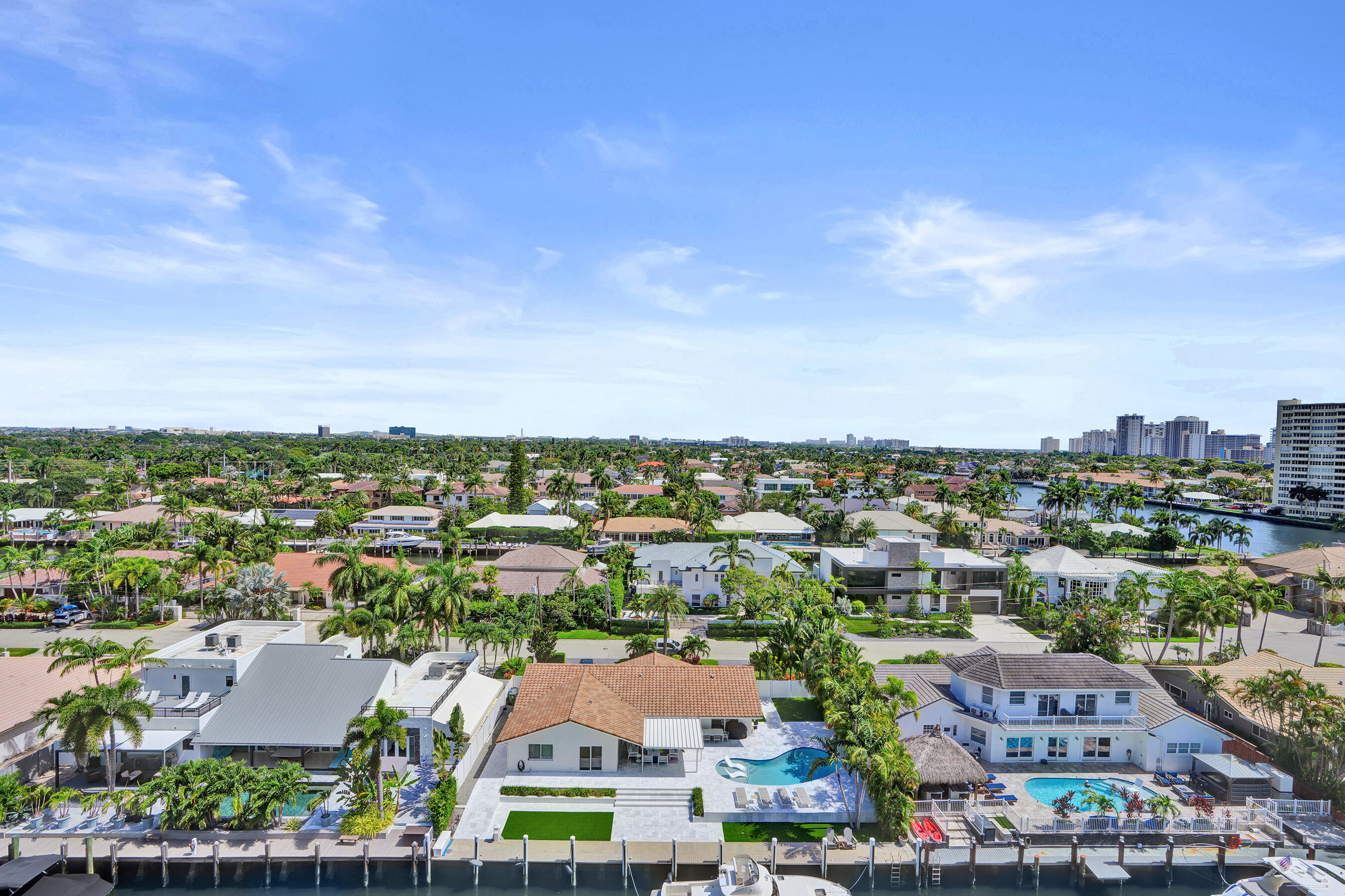 CARLYLE CONDOMINIUM - Residential