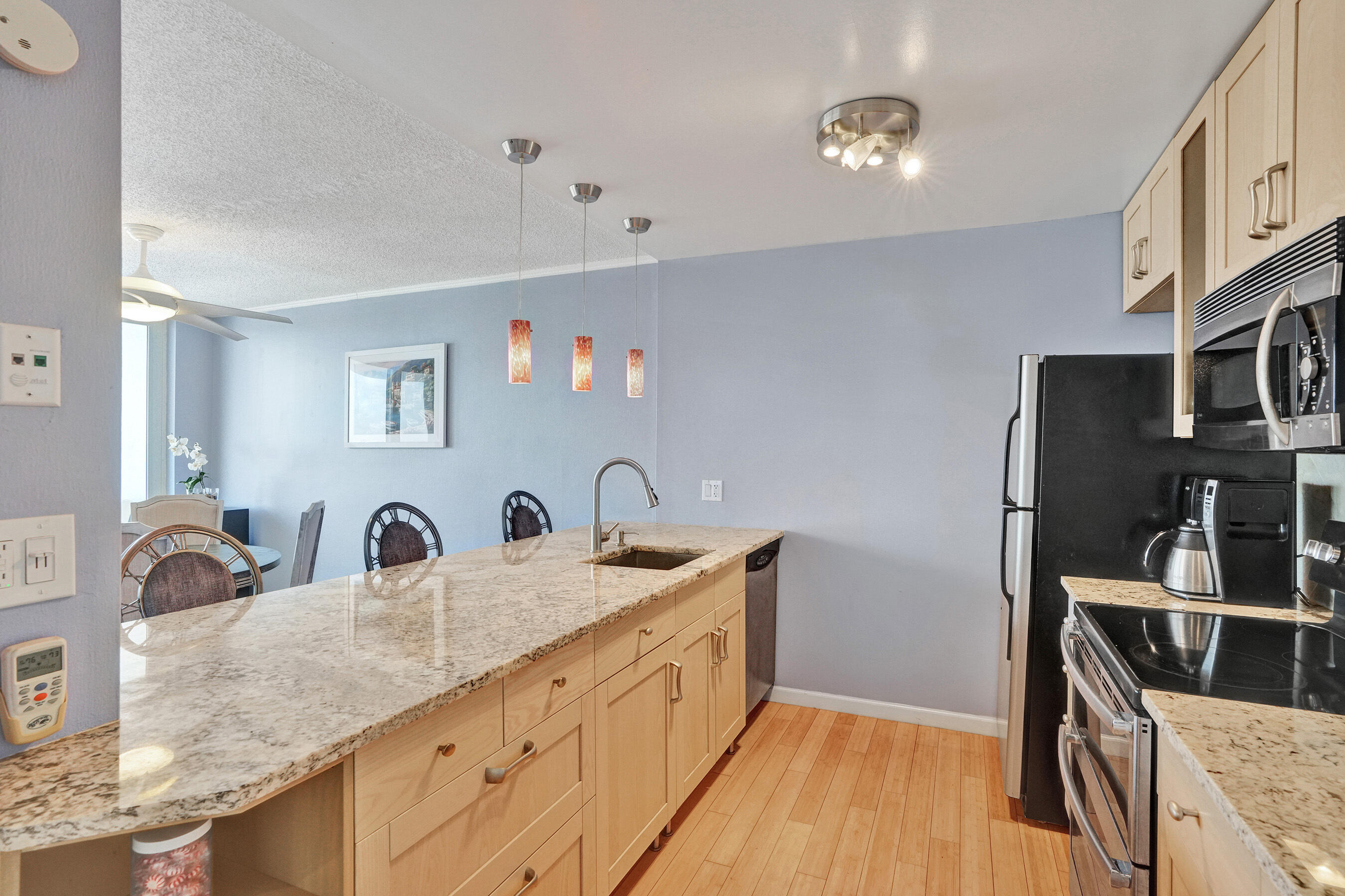 CARLYLE CONDOMINIUM - Residential