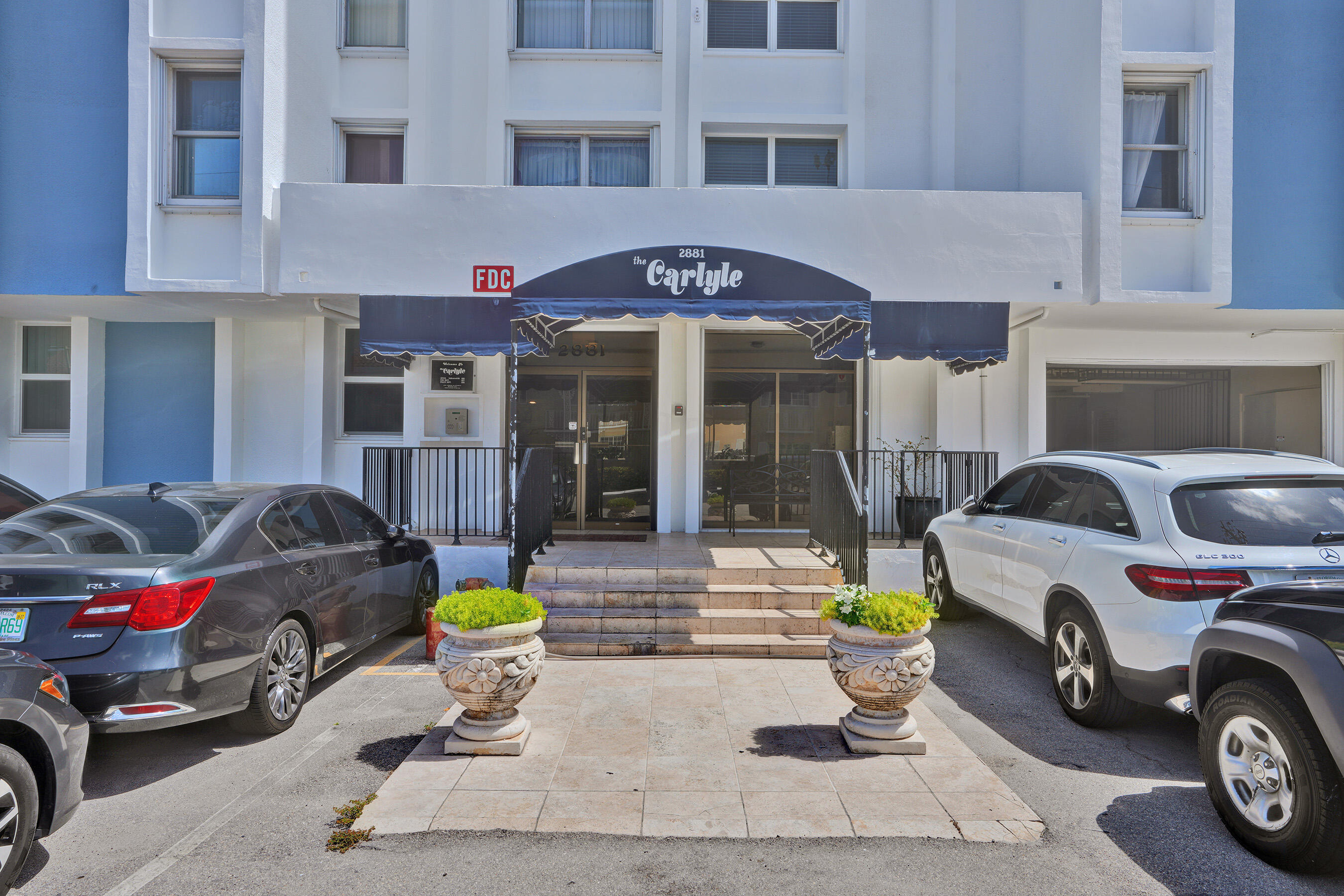 CARLYLE CONDOMINIUM - Residential