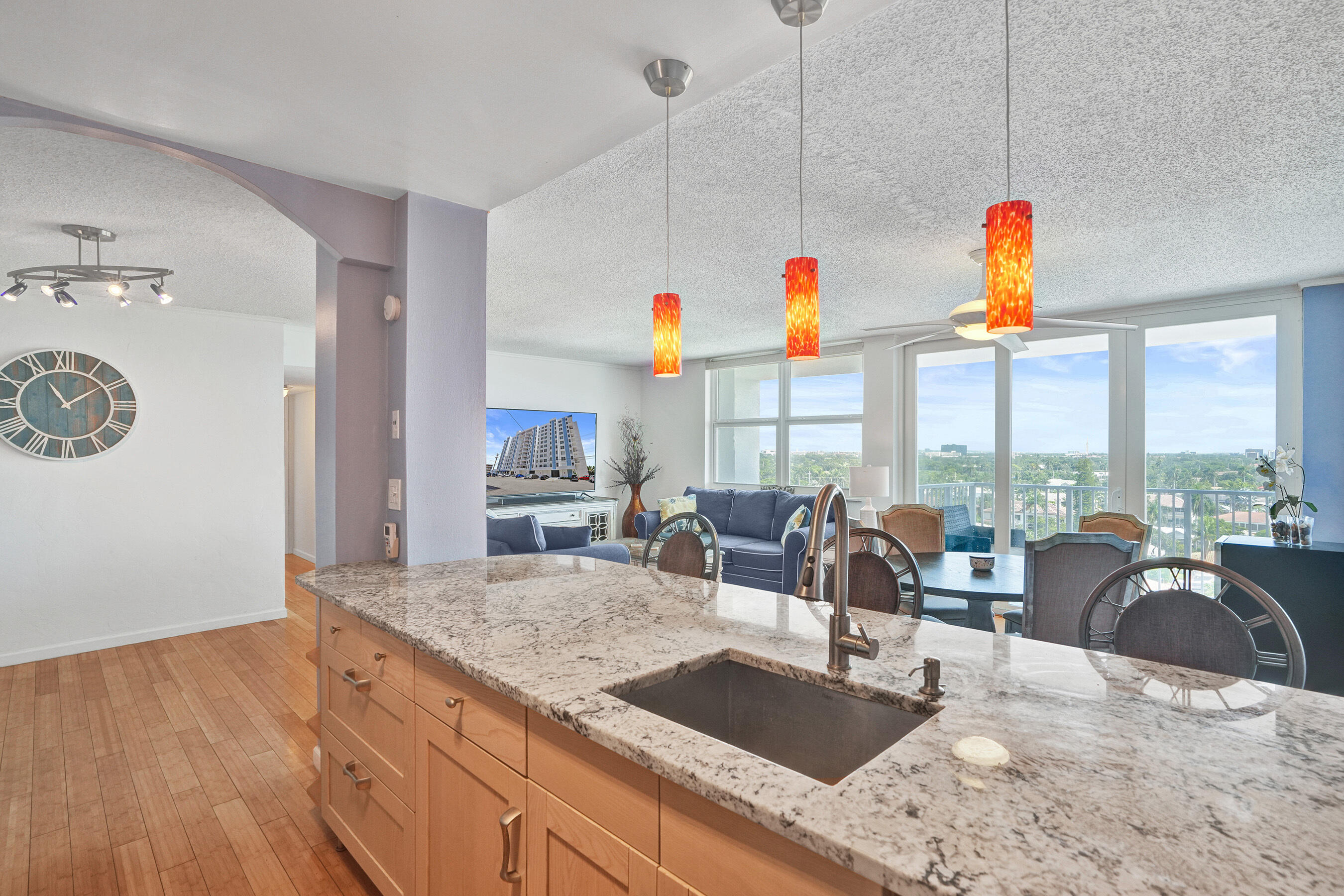 CARLYLE CONDOMINIUM - Residential