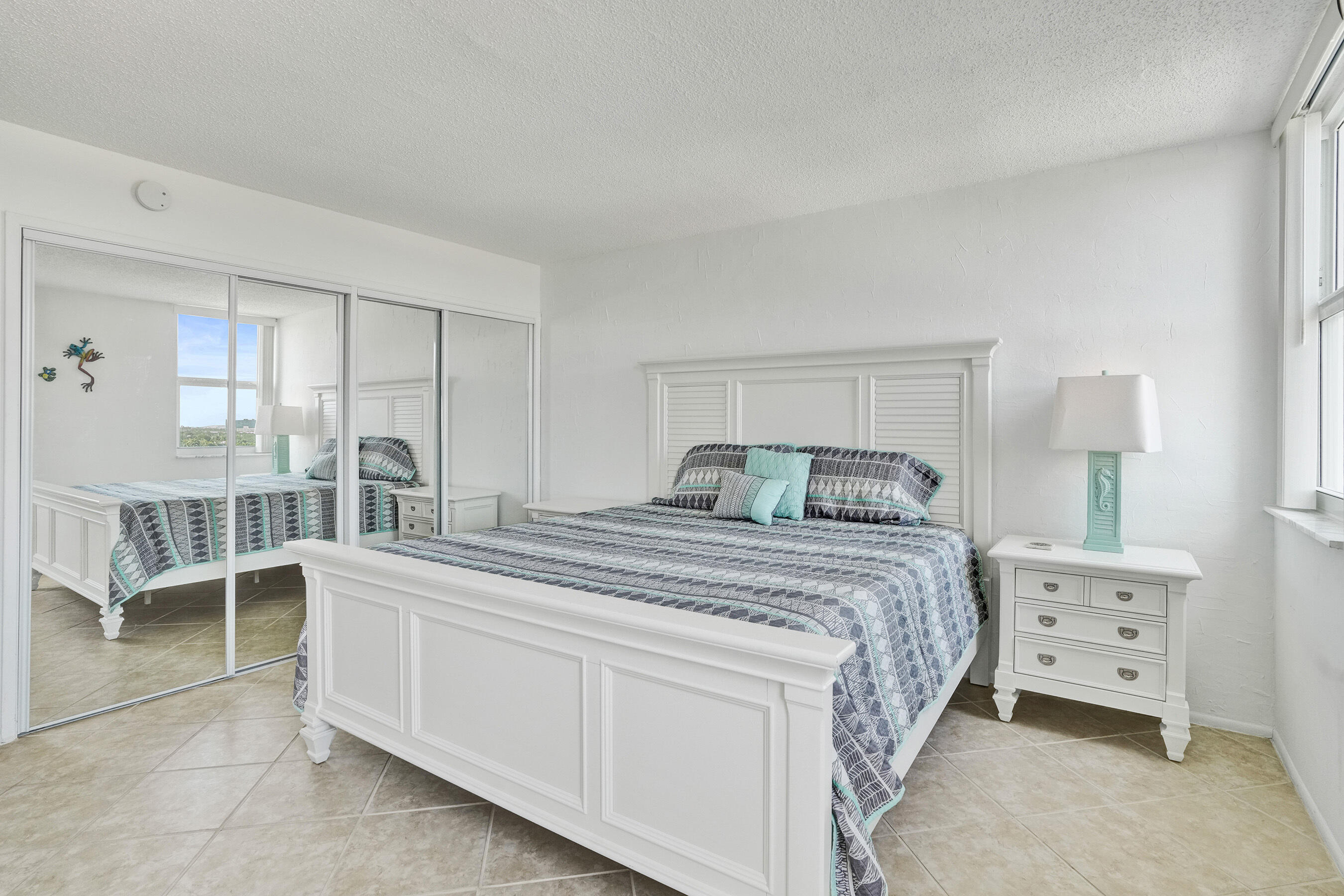 CARLYLE CONDOMINIUM - Residential
