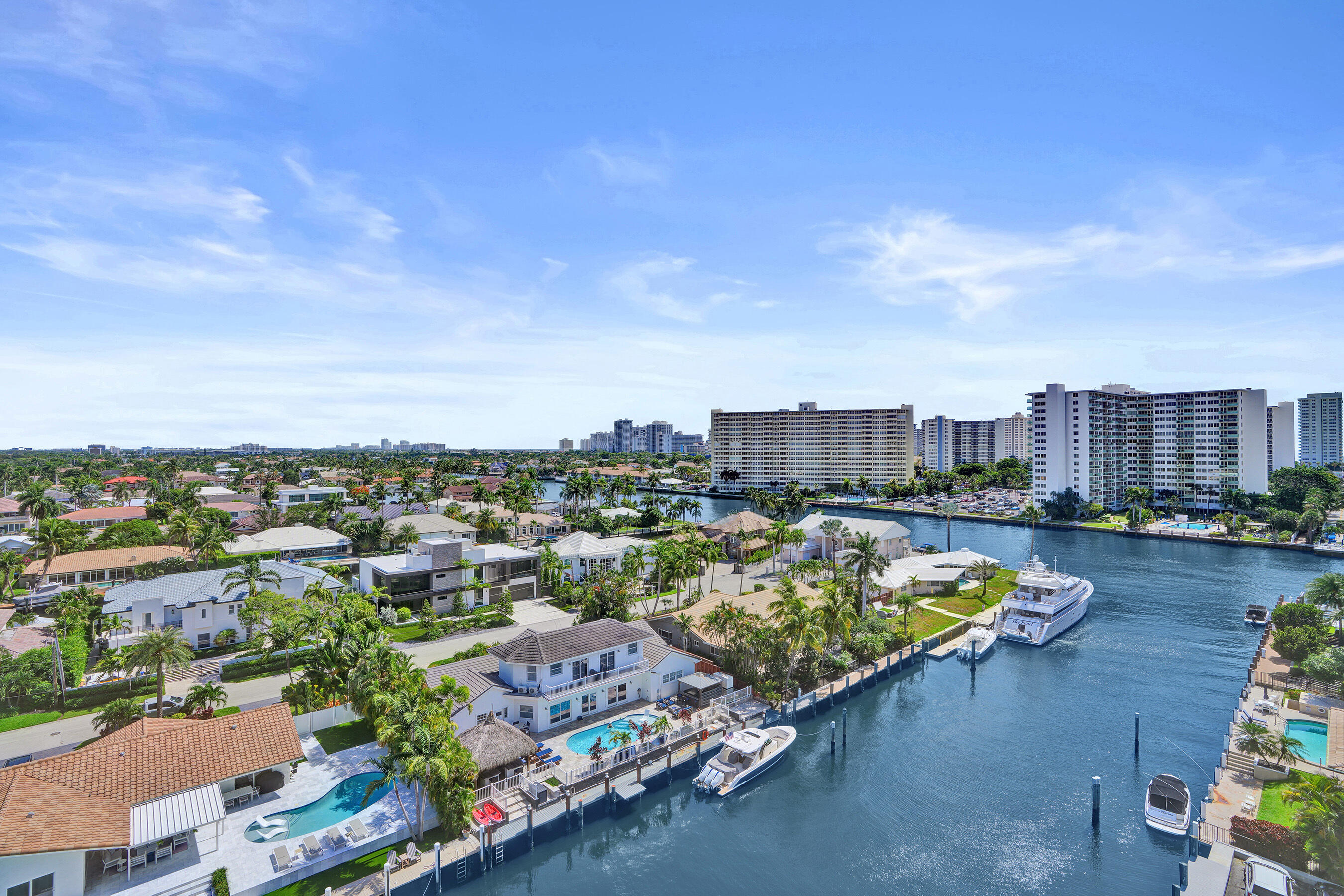 CARLYLE CONDOMINIUM - Residential