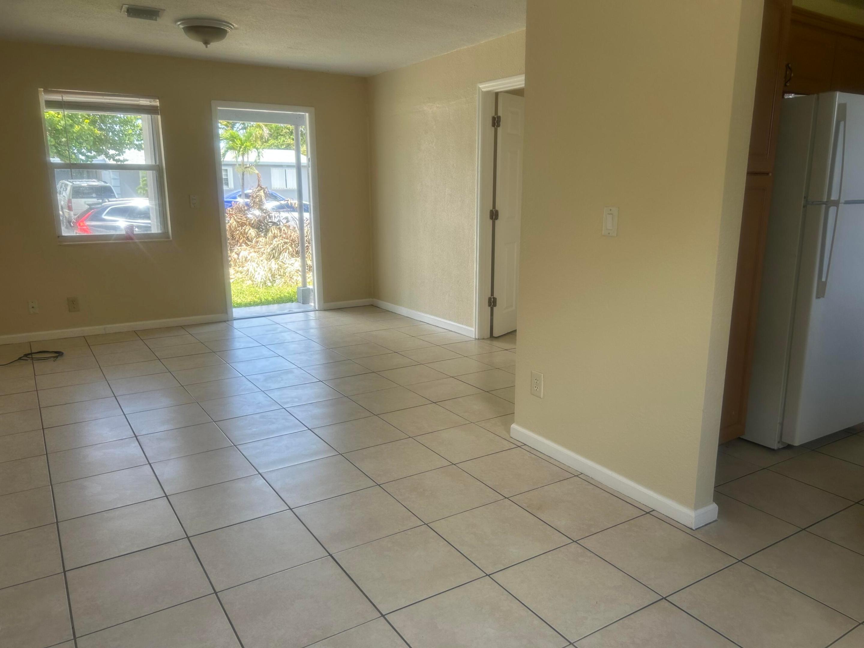 RIVIERA BEACH HEIGHTS ADD 9 - Residential Lease