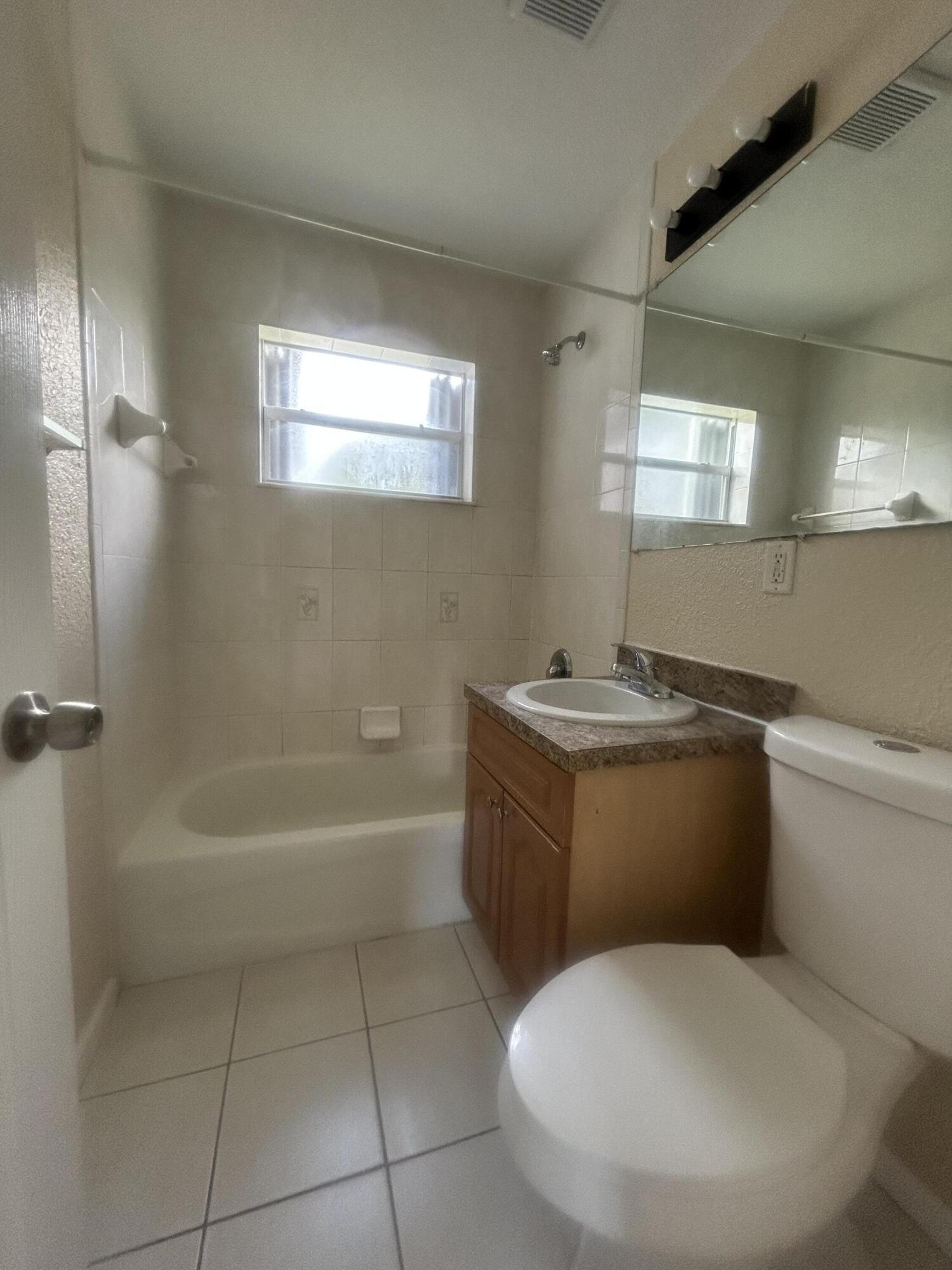 RIVIERA BEACH HEIGHTS ADD 9 - Residential Lease