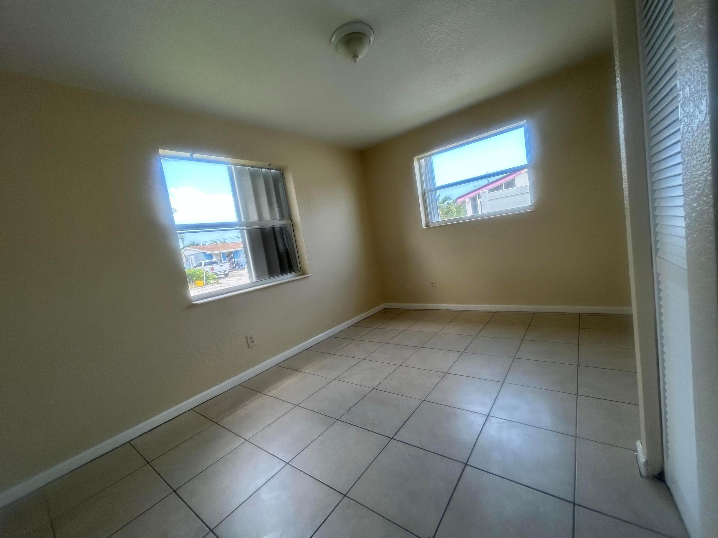 RIVIERA BEACH HEIGHTS ADD 9 - Residential Lease
