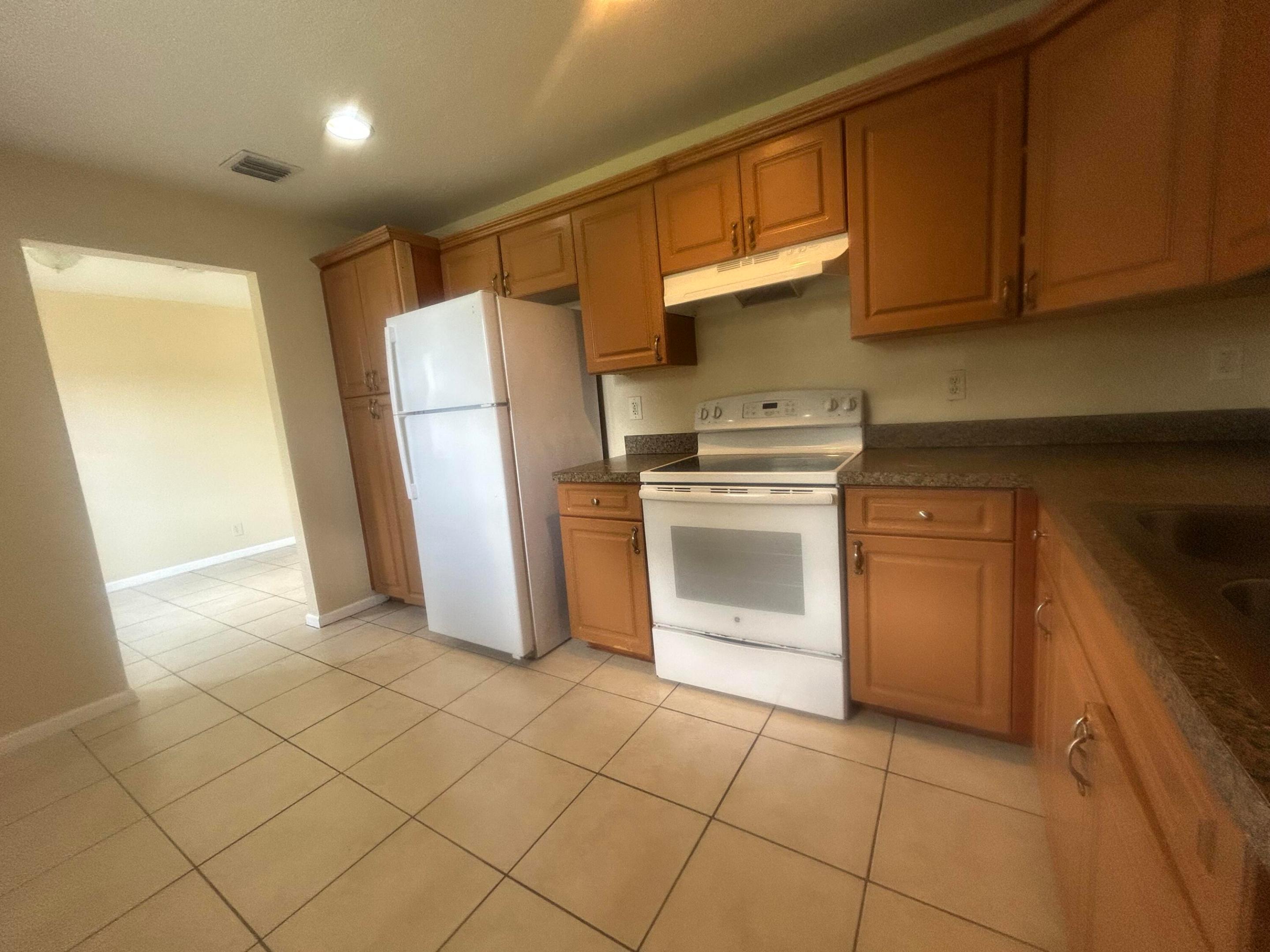 RIVIERA BEACH HEIGHTS ADD 9 - Residential Lease