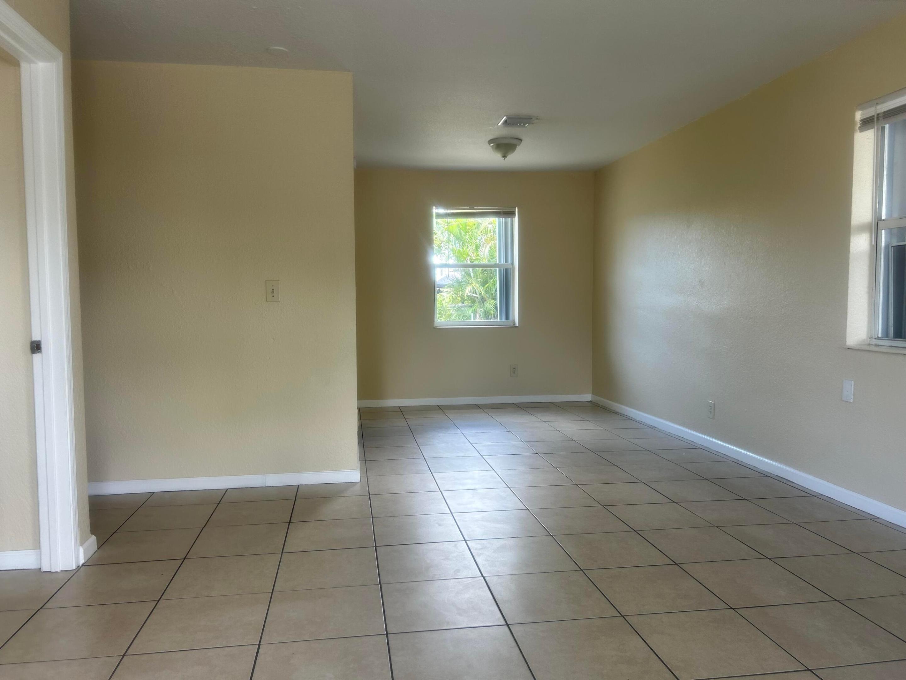 RIVIERA BEACH HEIGHTS ADD 9 - Residential Lease