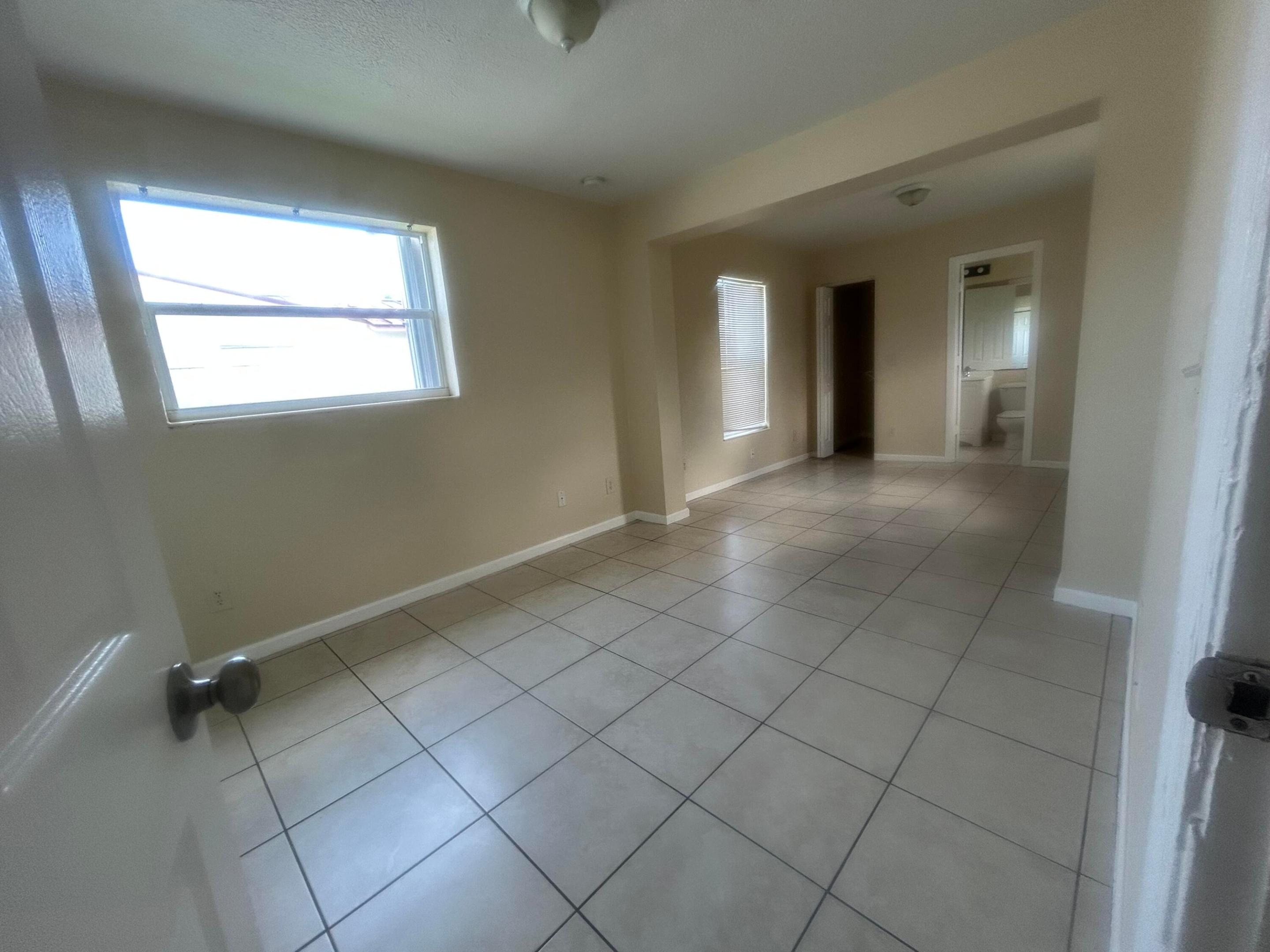 RIVIERA BEACH HEIGHTS ADD 9 - Residential Lease