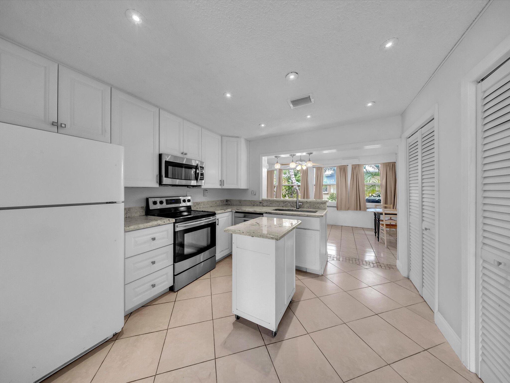 MAINLANDS OF TAMARAC LAKES - Residential