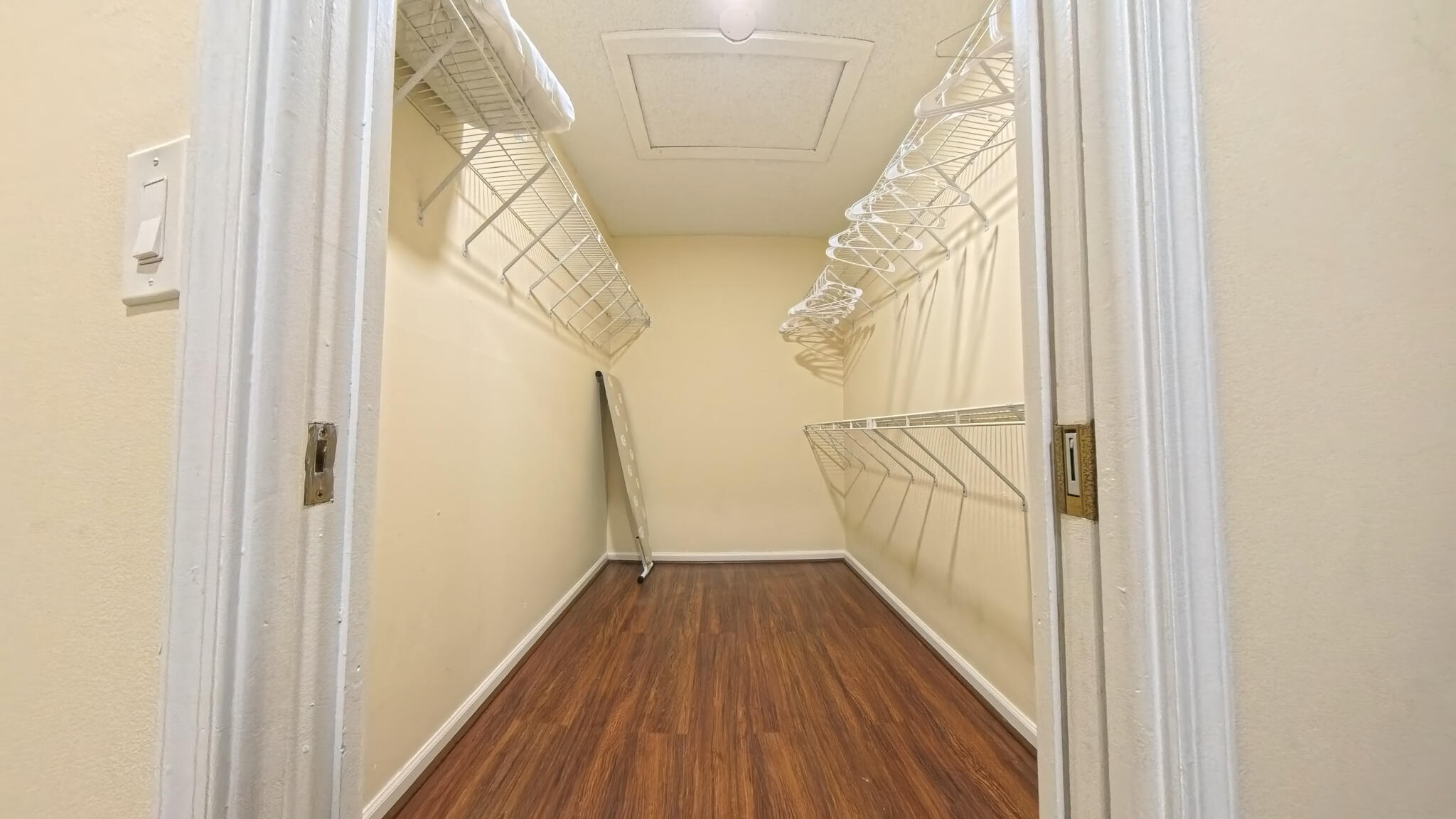 SUGAR POND MANOR OF WELLINGTON - Residential Lease