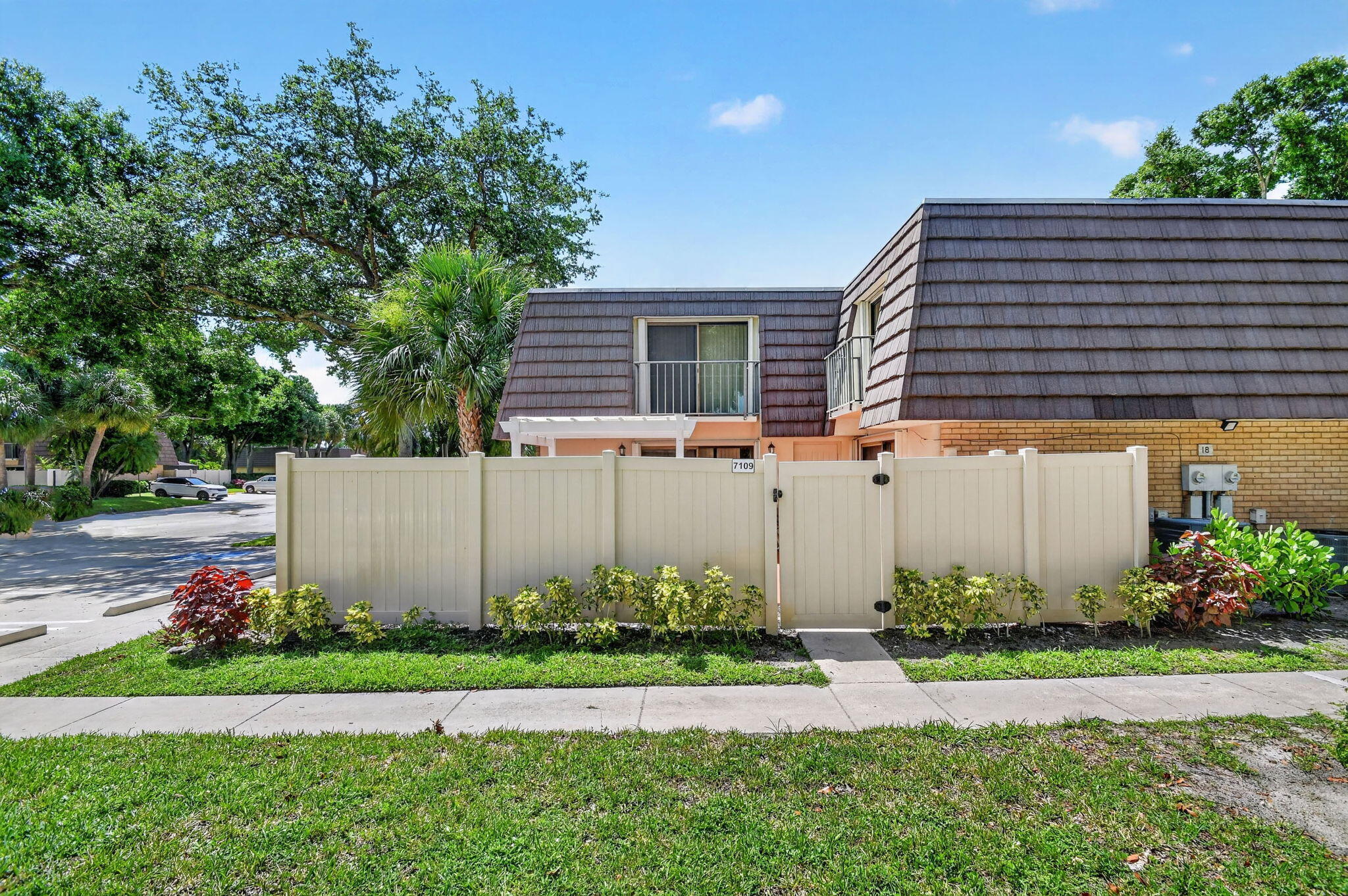 HERITAGE VILLAGE OF P B LAKES - Residential