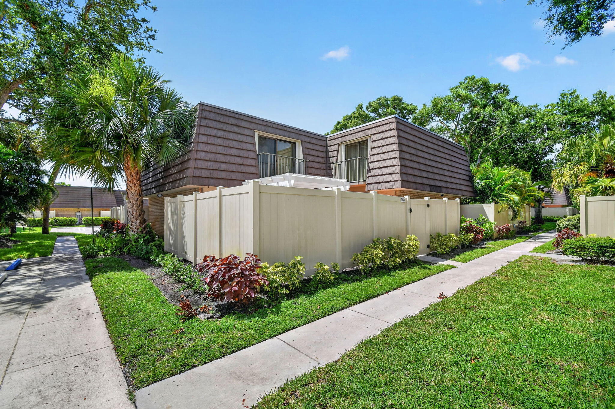 HERITAGE VILLAGE OF P B LAKES - Residential